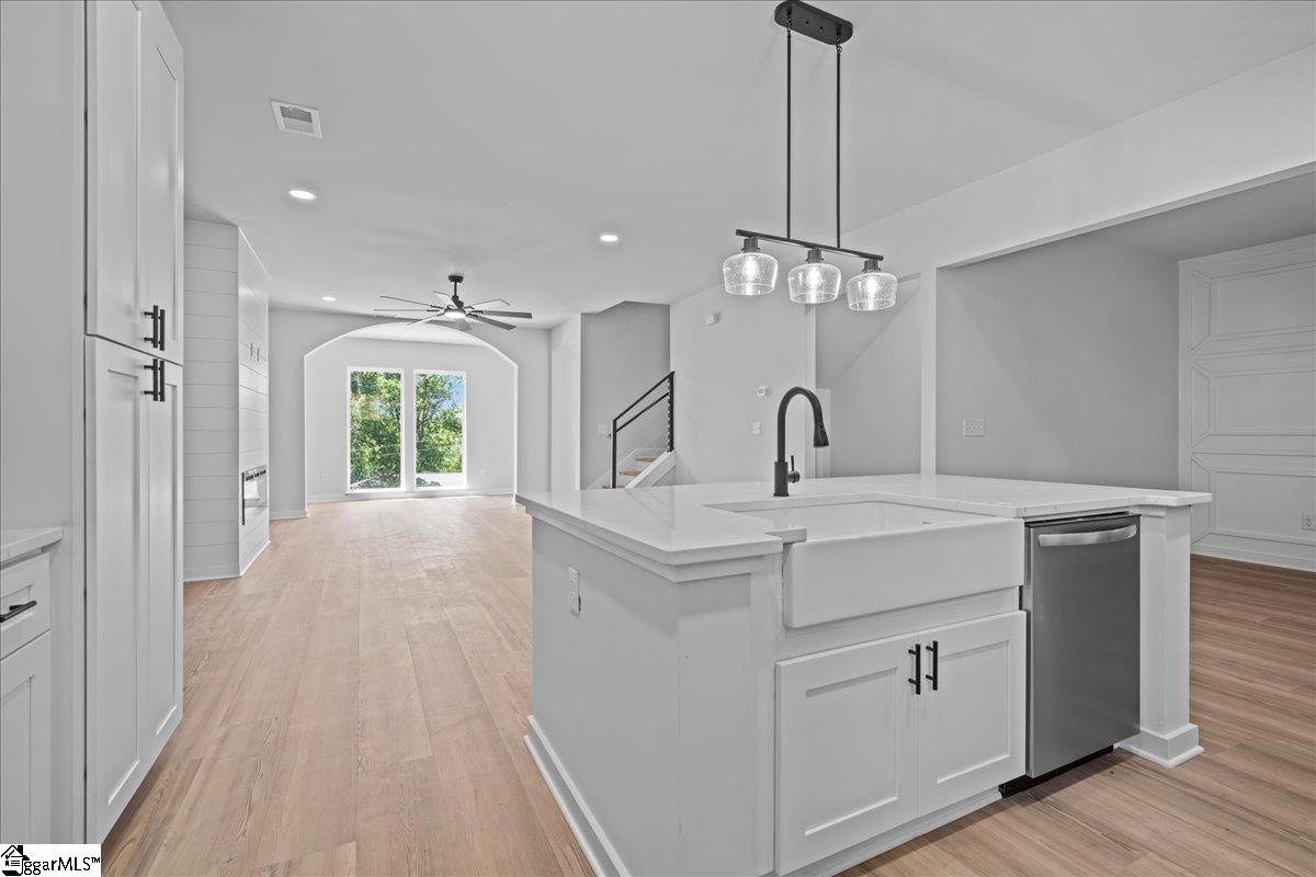 29 Harbor Drive Greenville, SC 29611