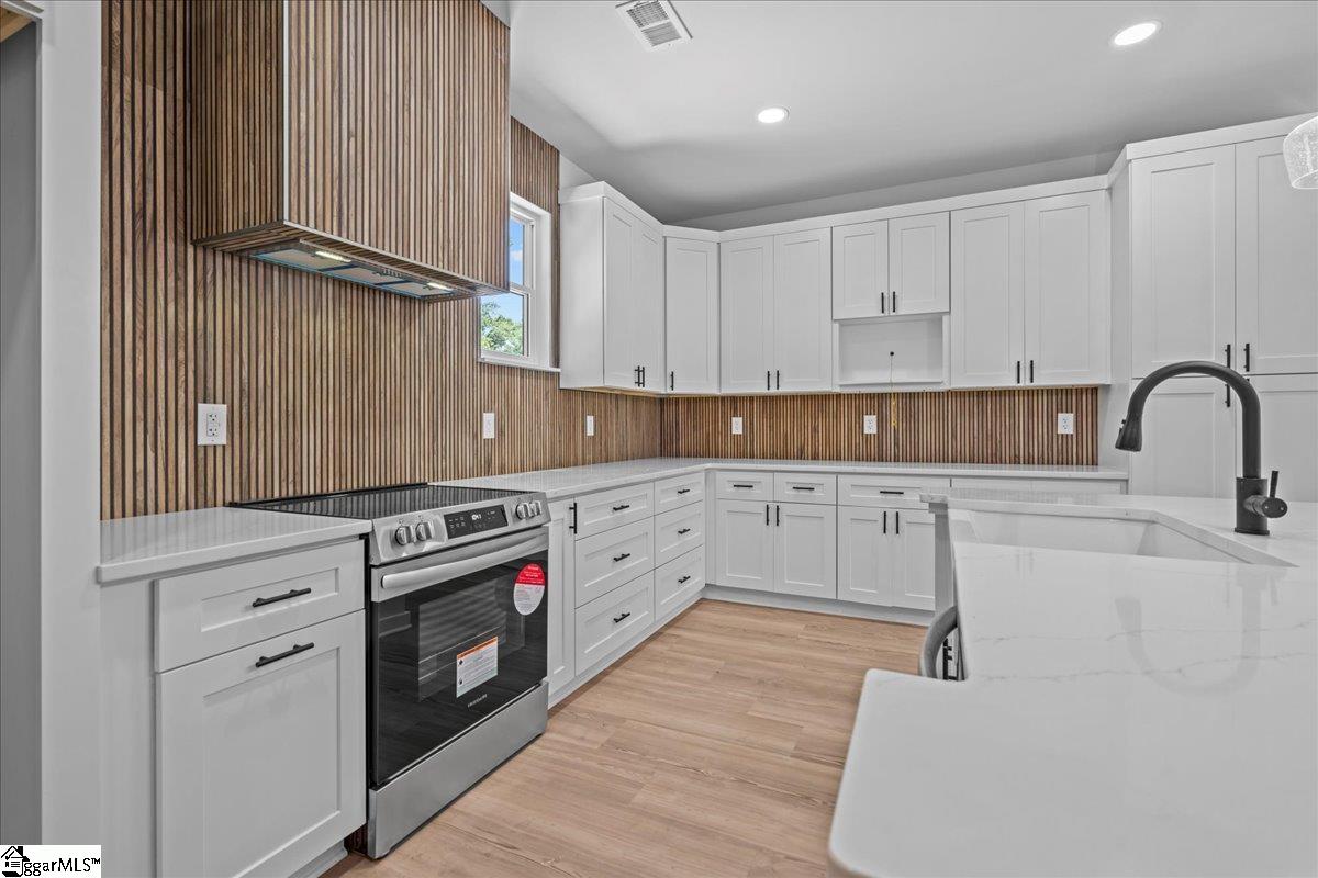 29 Harbor Drive Greenville, SC 29611