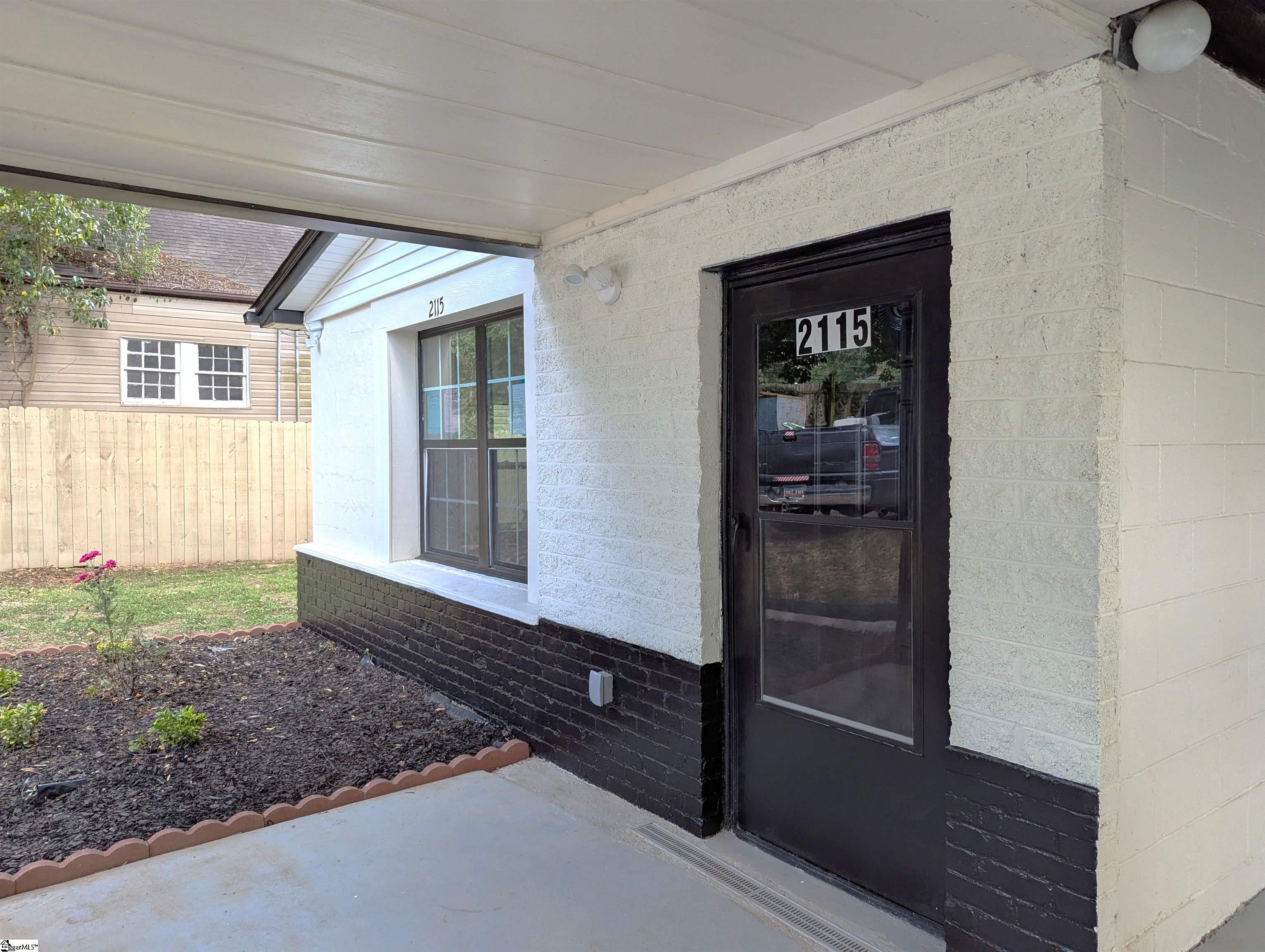 2115 Oakhurst Circle Spartanburg, SC 29302