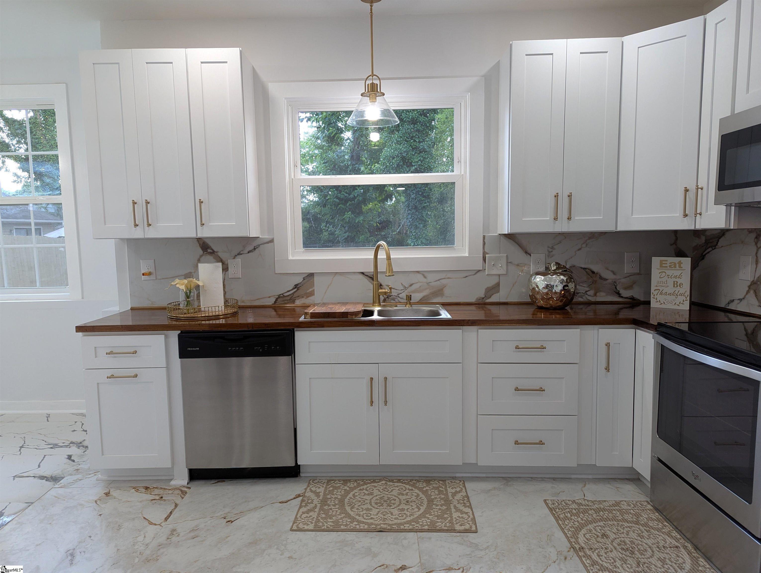 2115 Oakhurst Circle Spartanburg, SC 29302