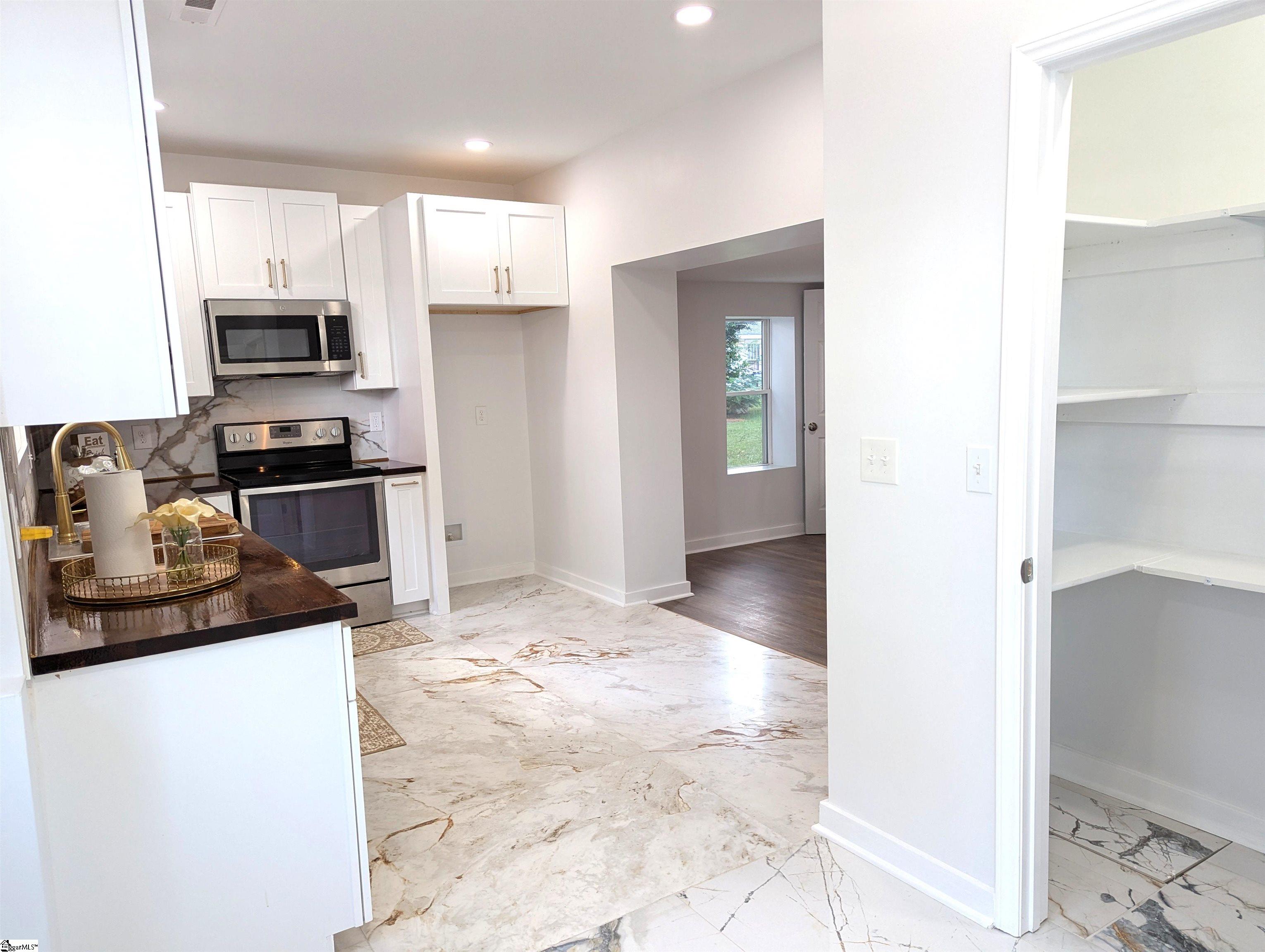 2115 Oakhurst Circle Spartanburg, SC 29302
