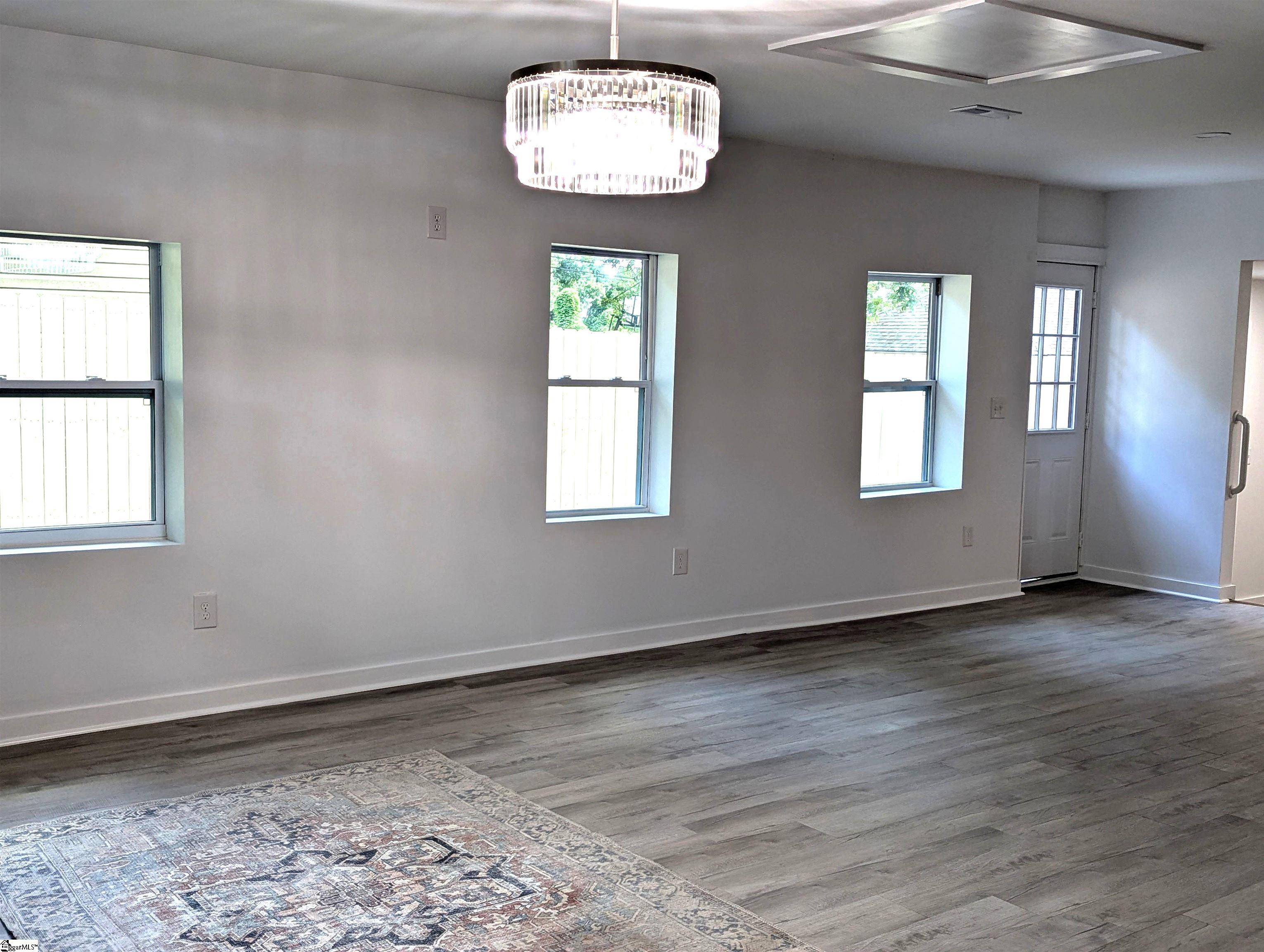 2115 Oakhurst Circle Spartanburg, SC 29302