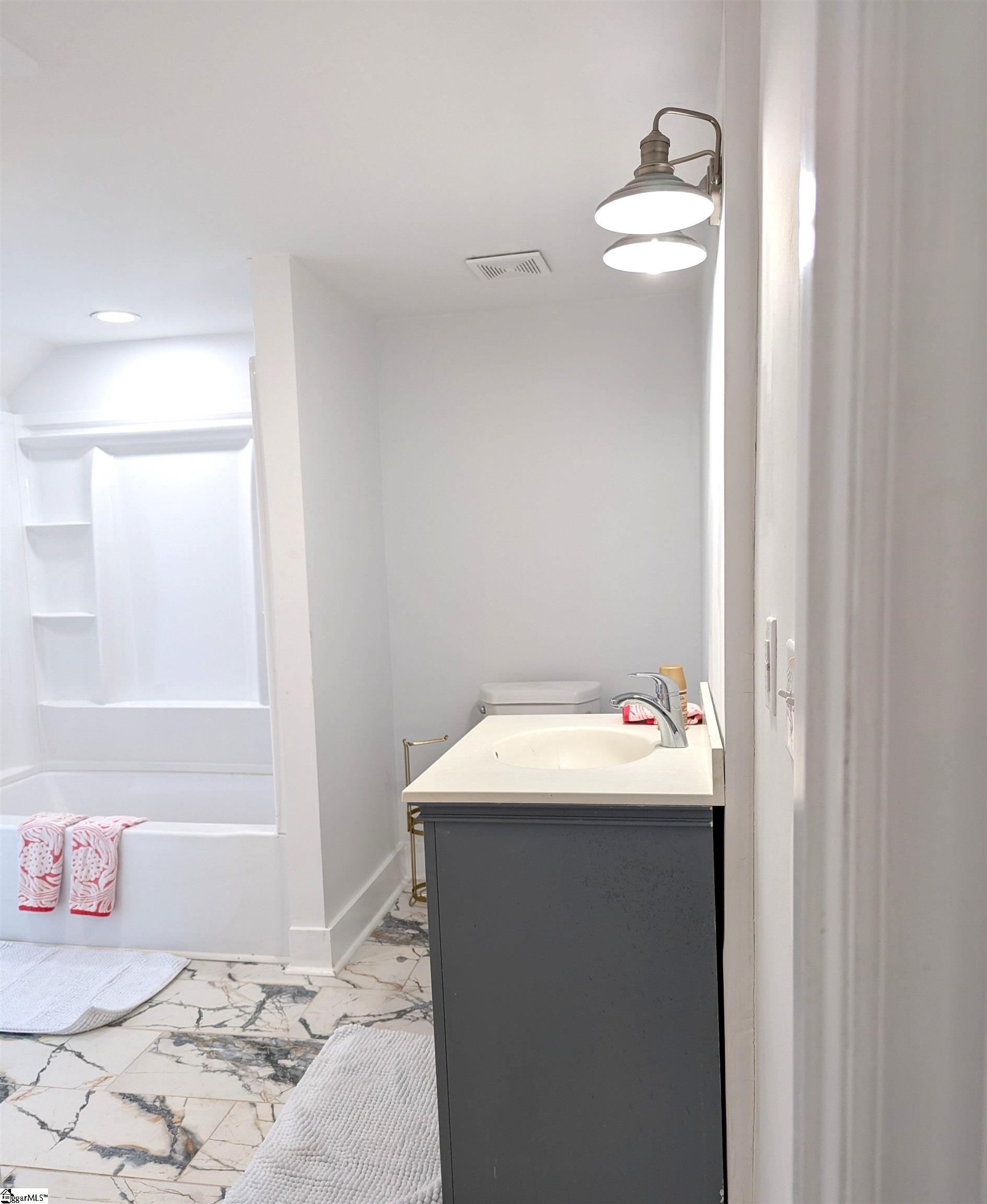 2115 Oakhurst Circle Spartanburg, SC 29302