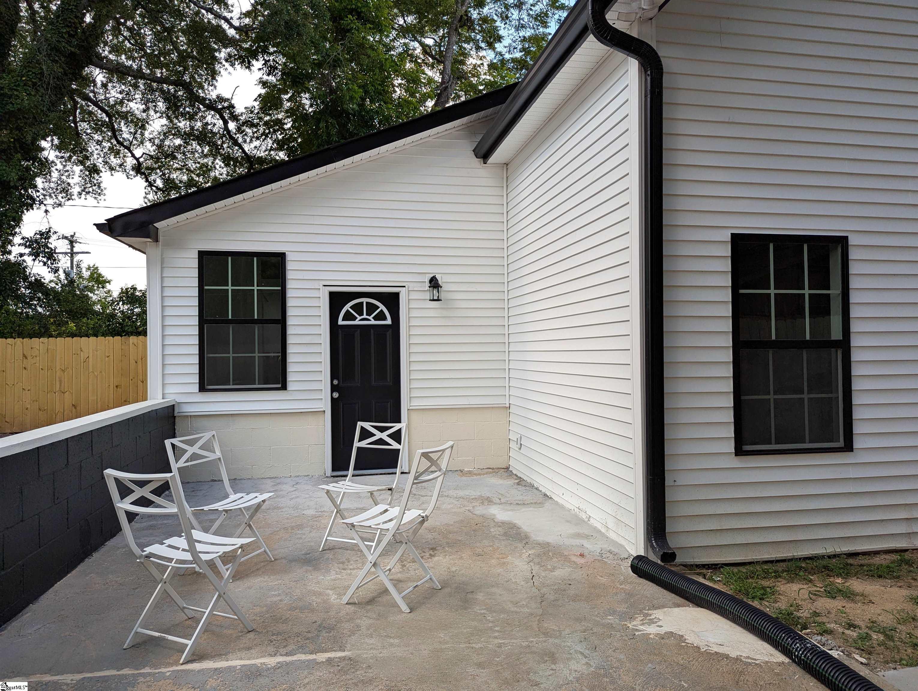 2115 Oakhurst Circle Spartanburg, SC 29302