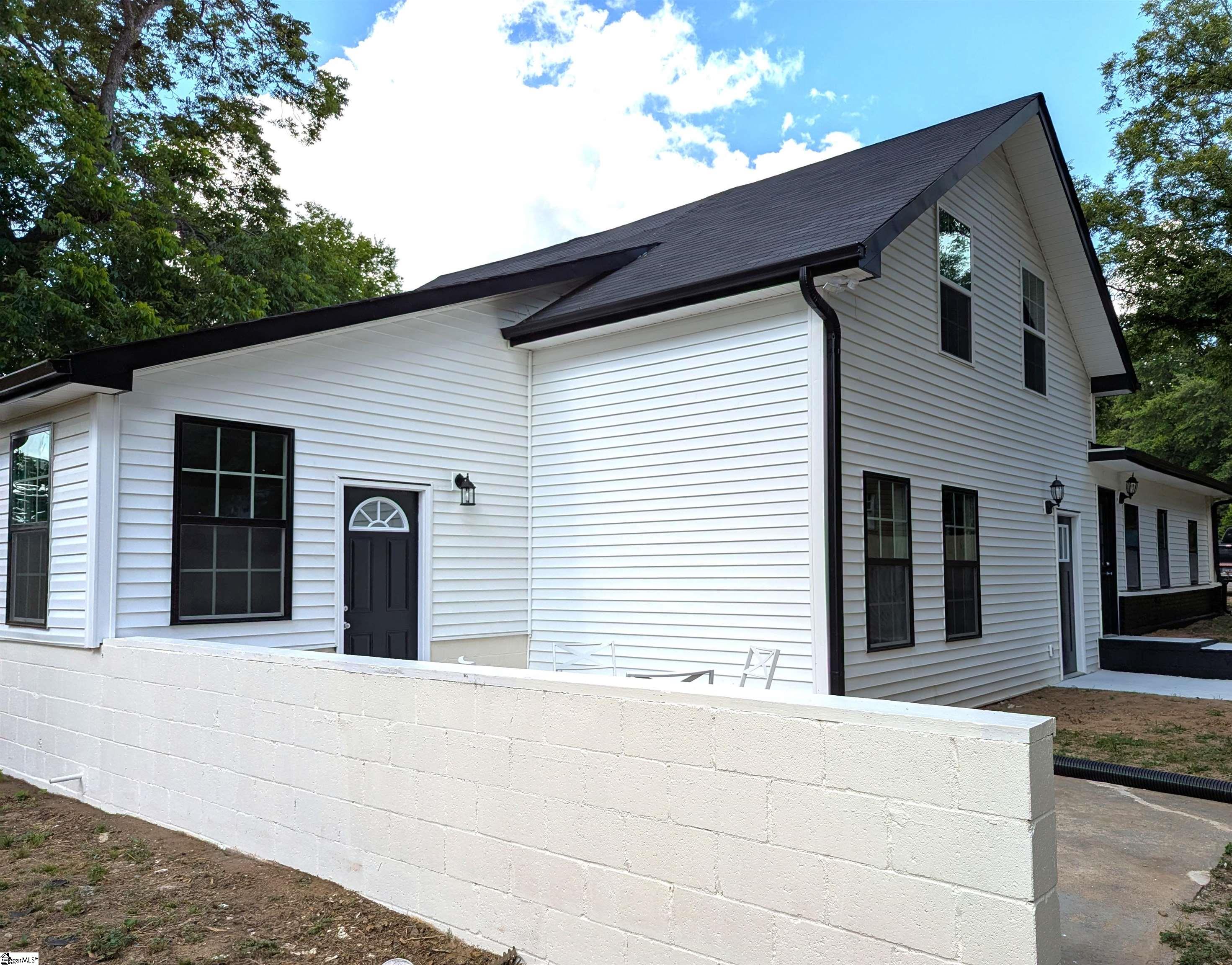 2115 Oakhurst Circle Spartanburg, SC 29302