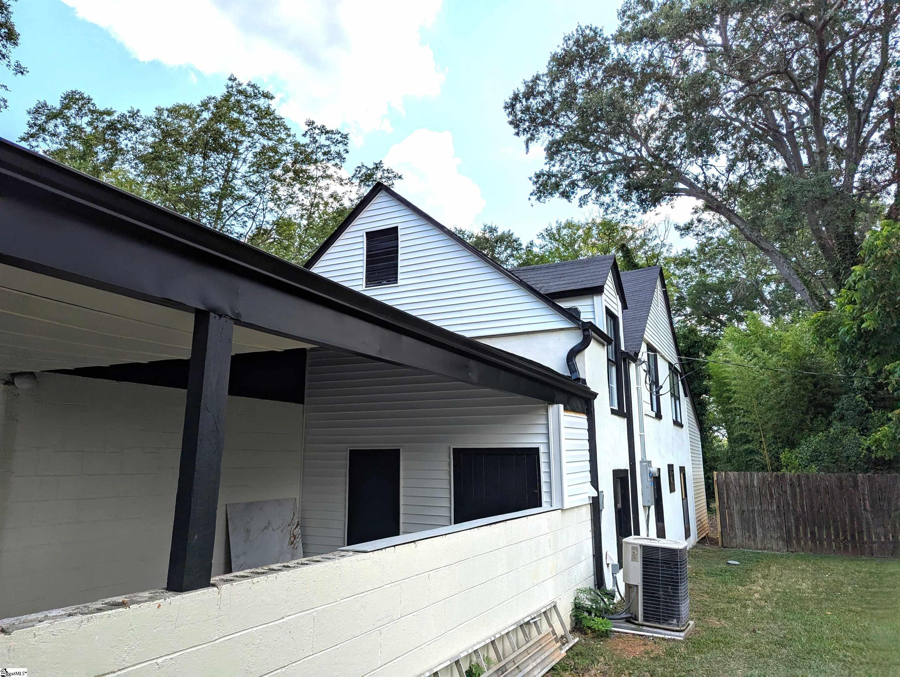 2115 Oakhurst Circle Spartanburg, SC 29302