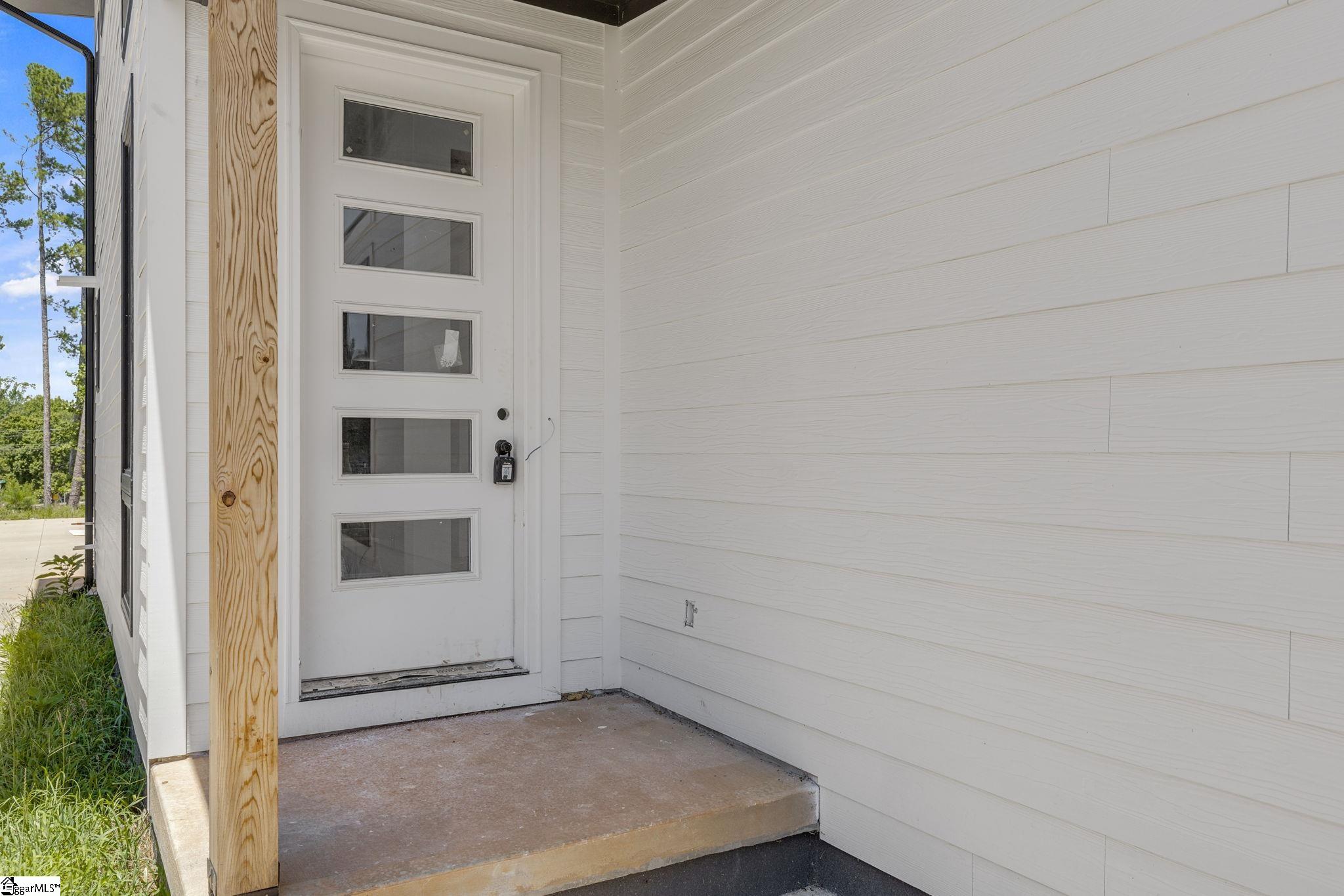 8 Village Crest Drive Greenville, SC 29607