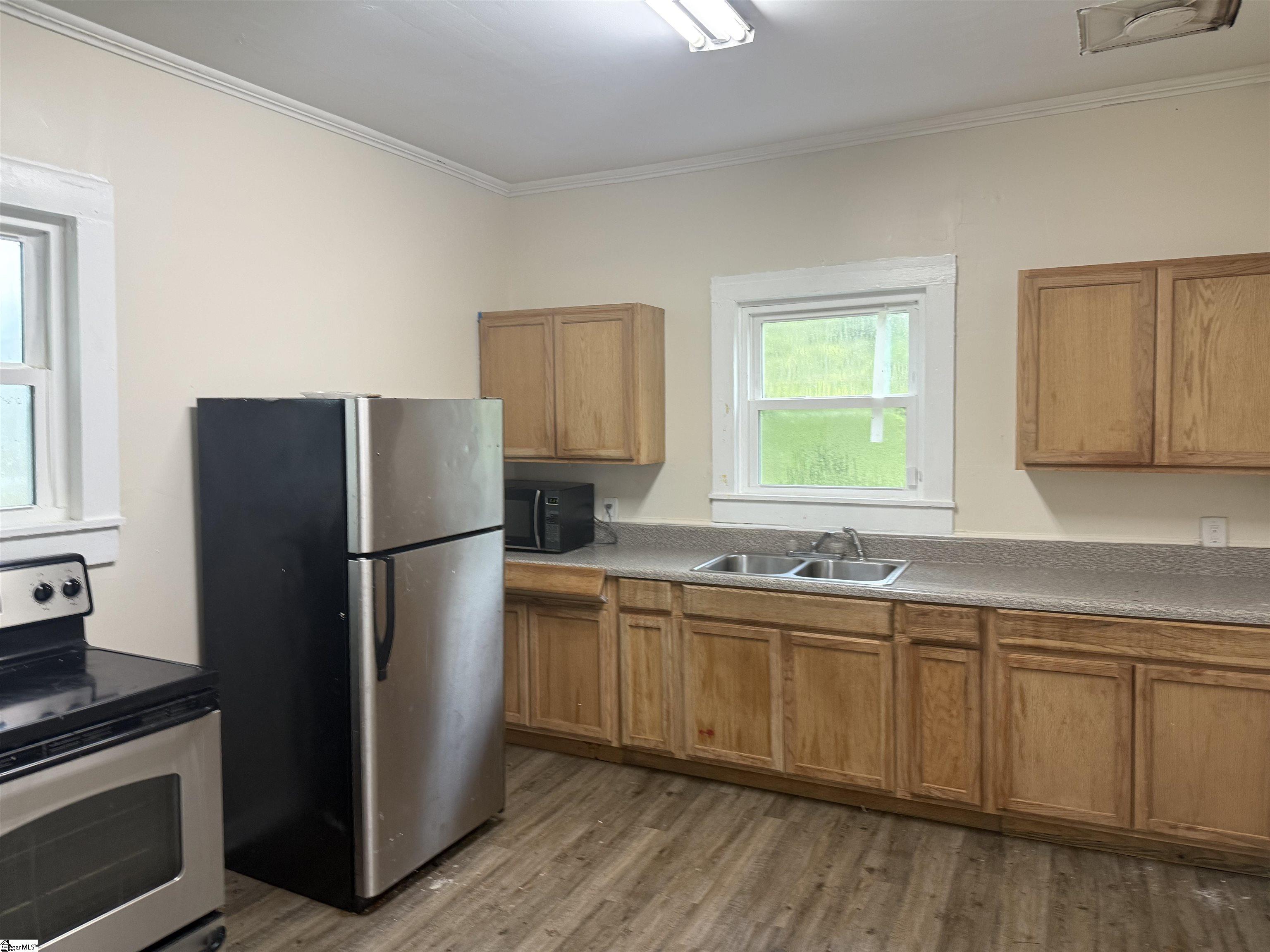 810 Chestnut Street Laurens, SC 29360