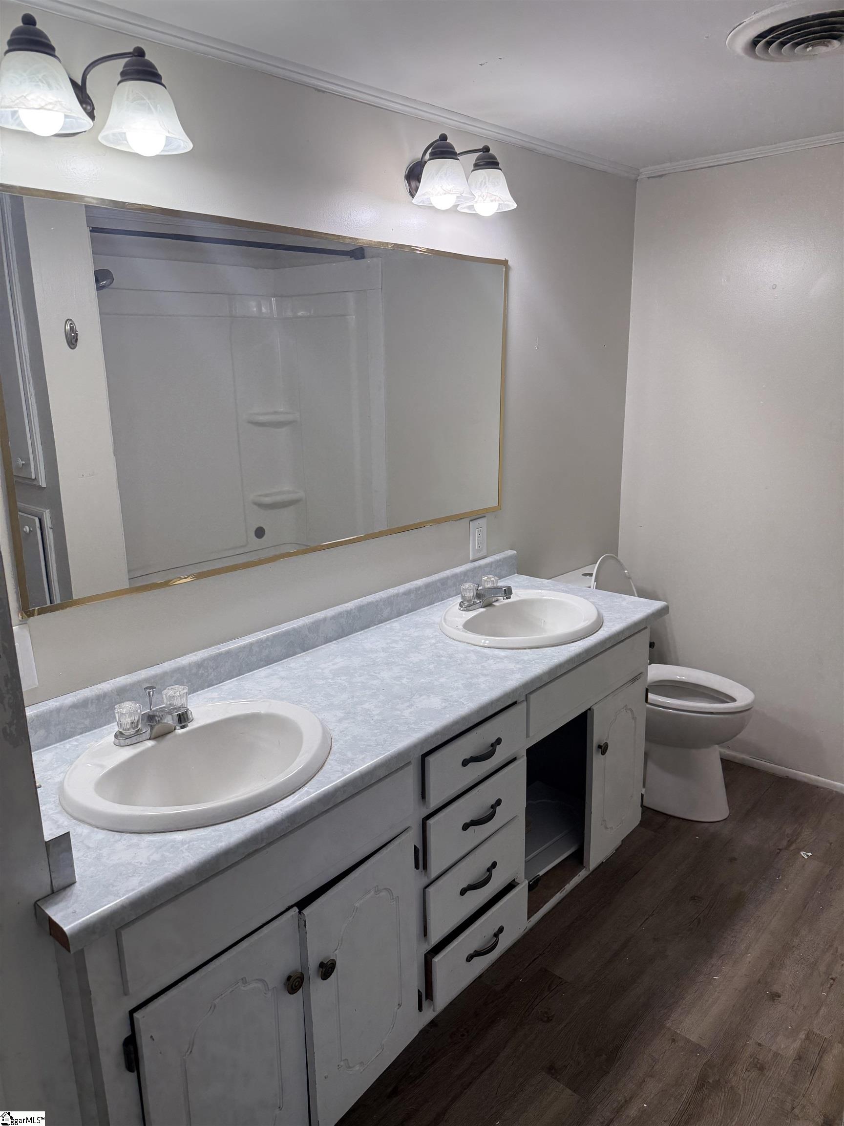 810 Chestnut Street Laurens, SC 29360