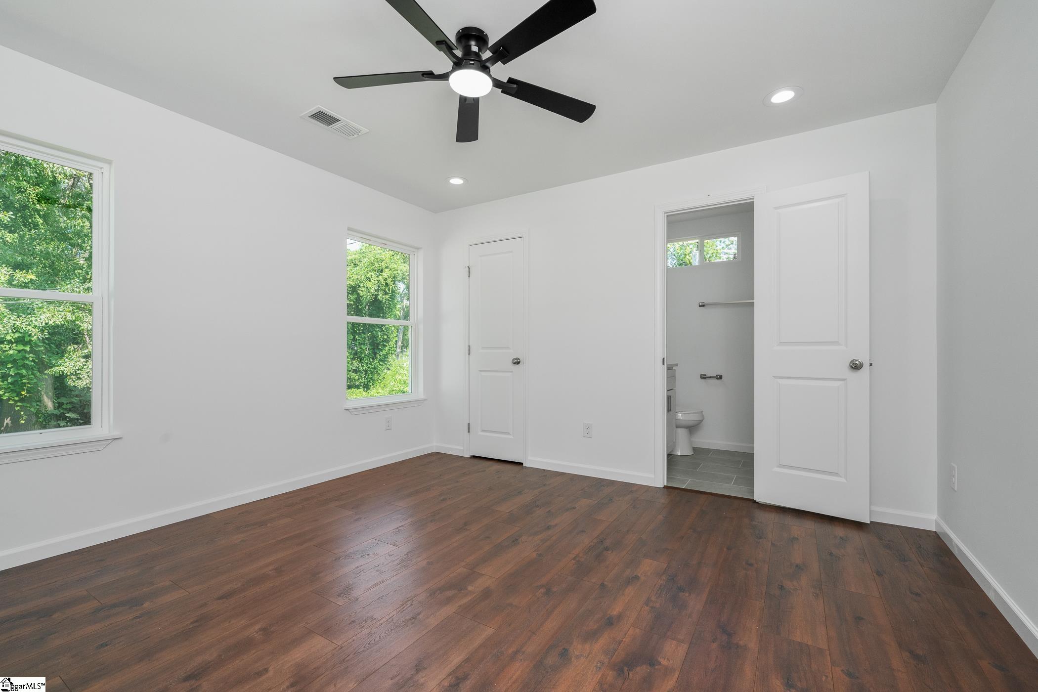 558 S Center Street Spartanburg, SC 29301