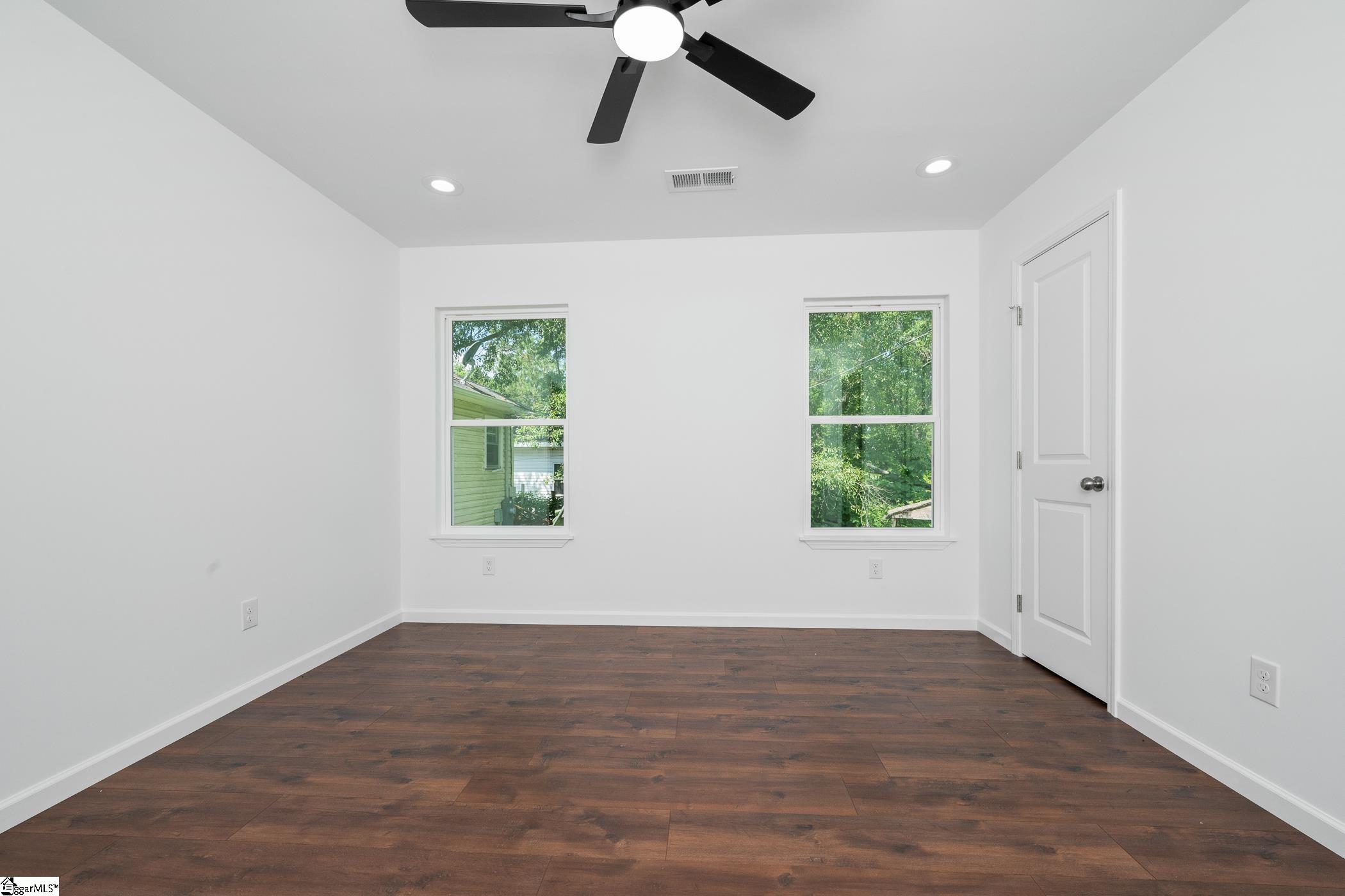 558 S Center Street Spartanburg, SC 29301