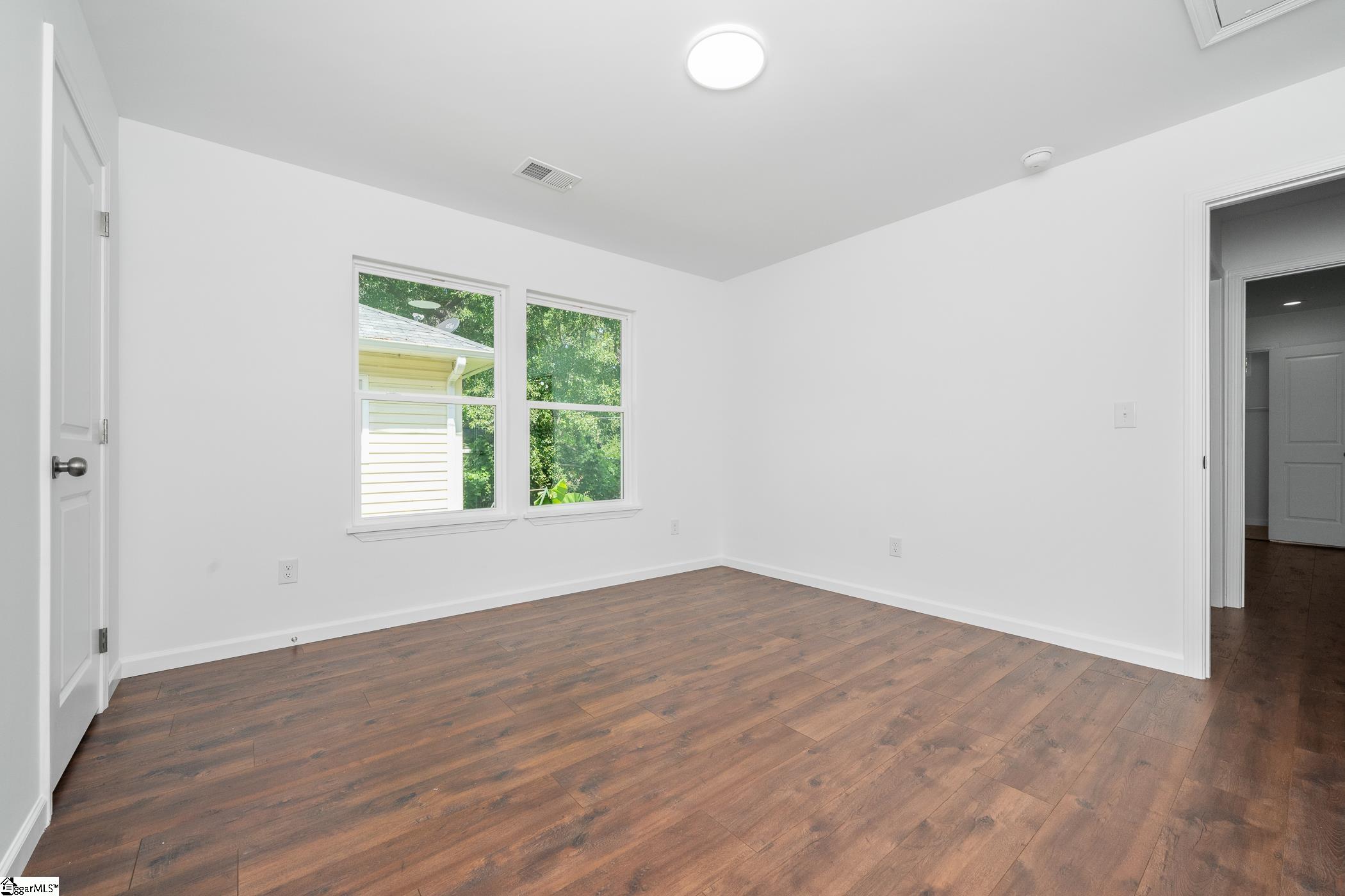 558 S Center Street Spartanburg, SC 29301