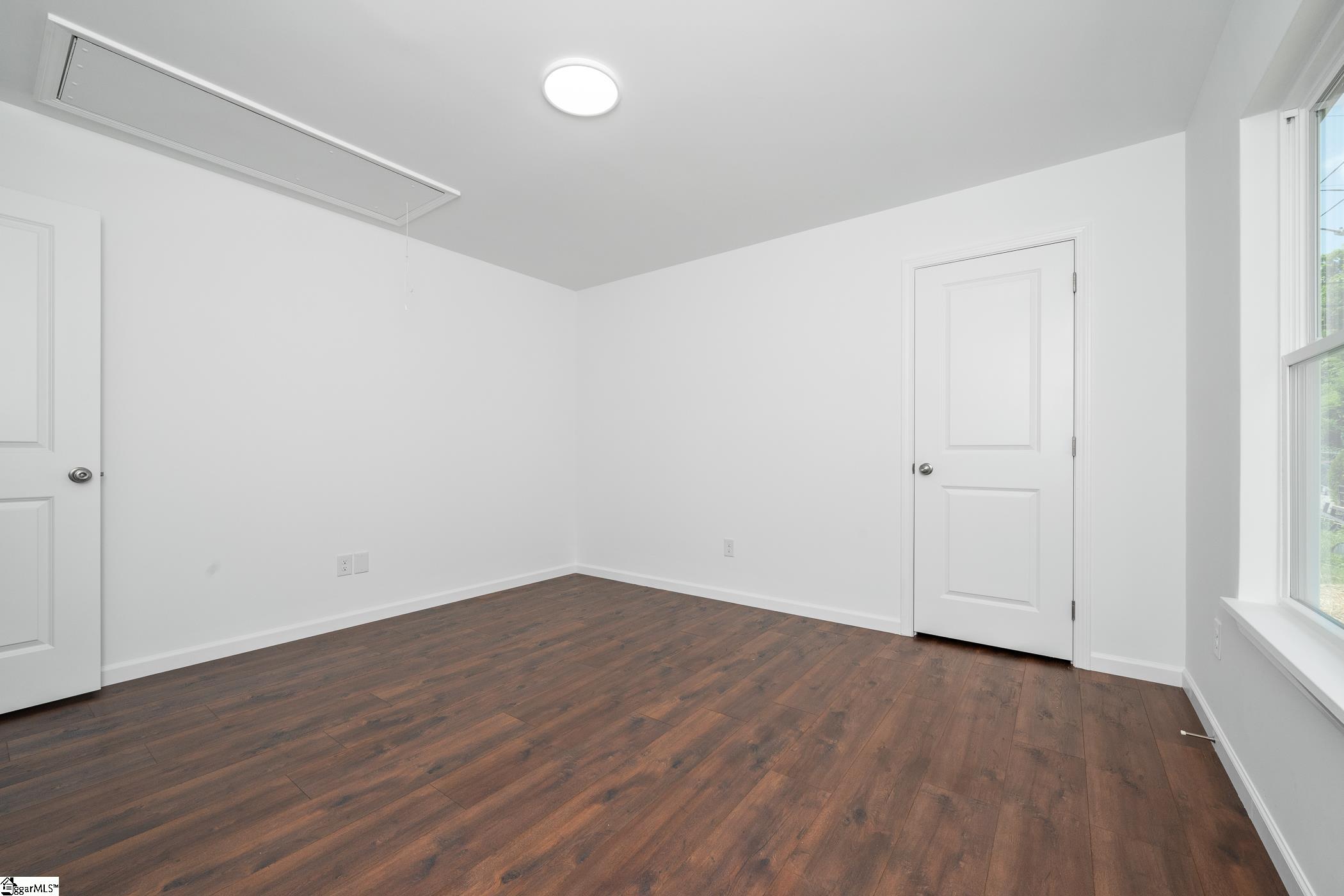 558 S Center Street Spartanburg, SC 29301