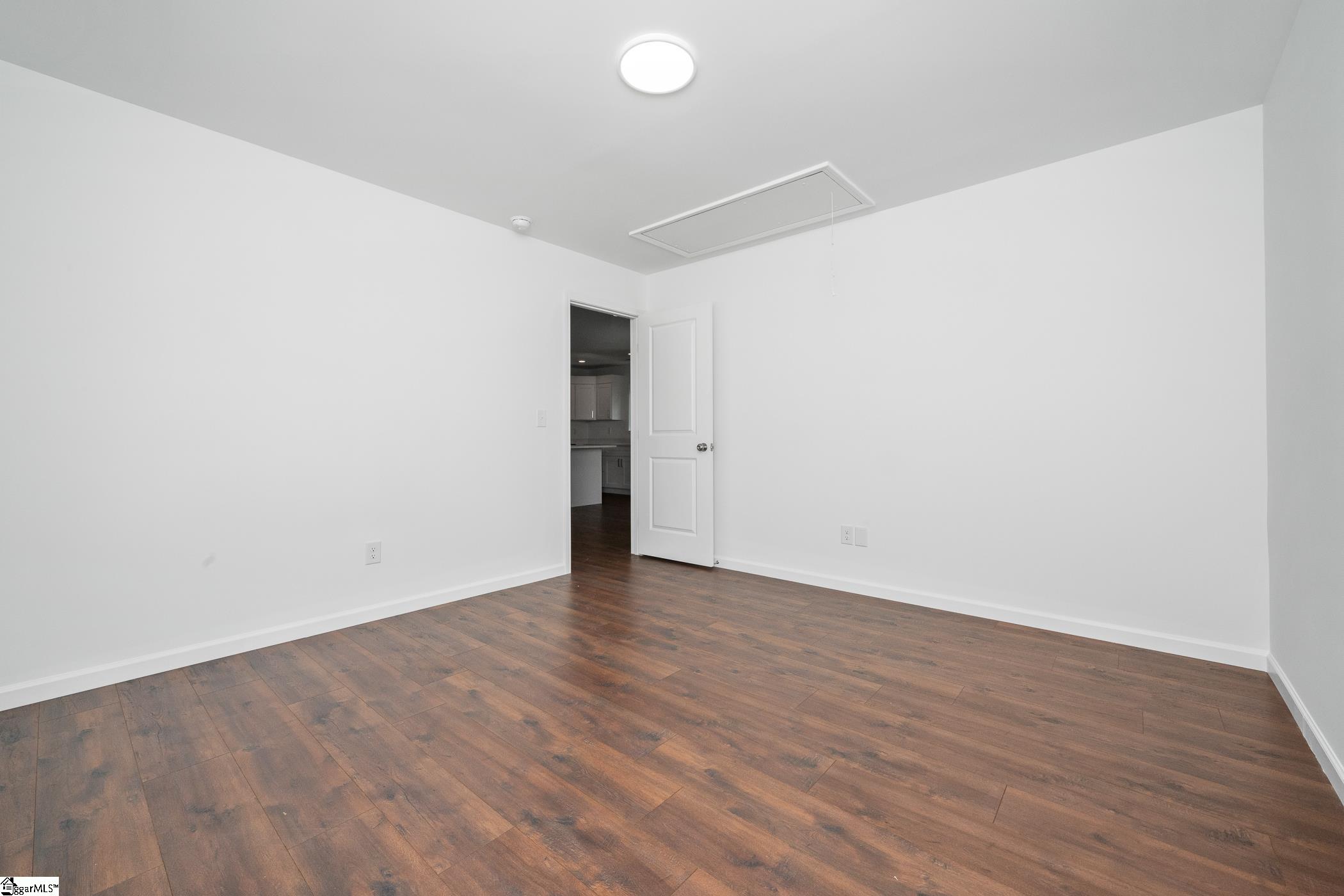 558 S Center Street Spartanburg, SC 29301