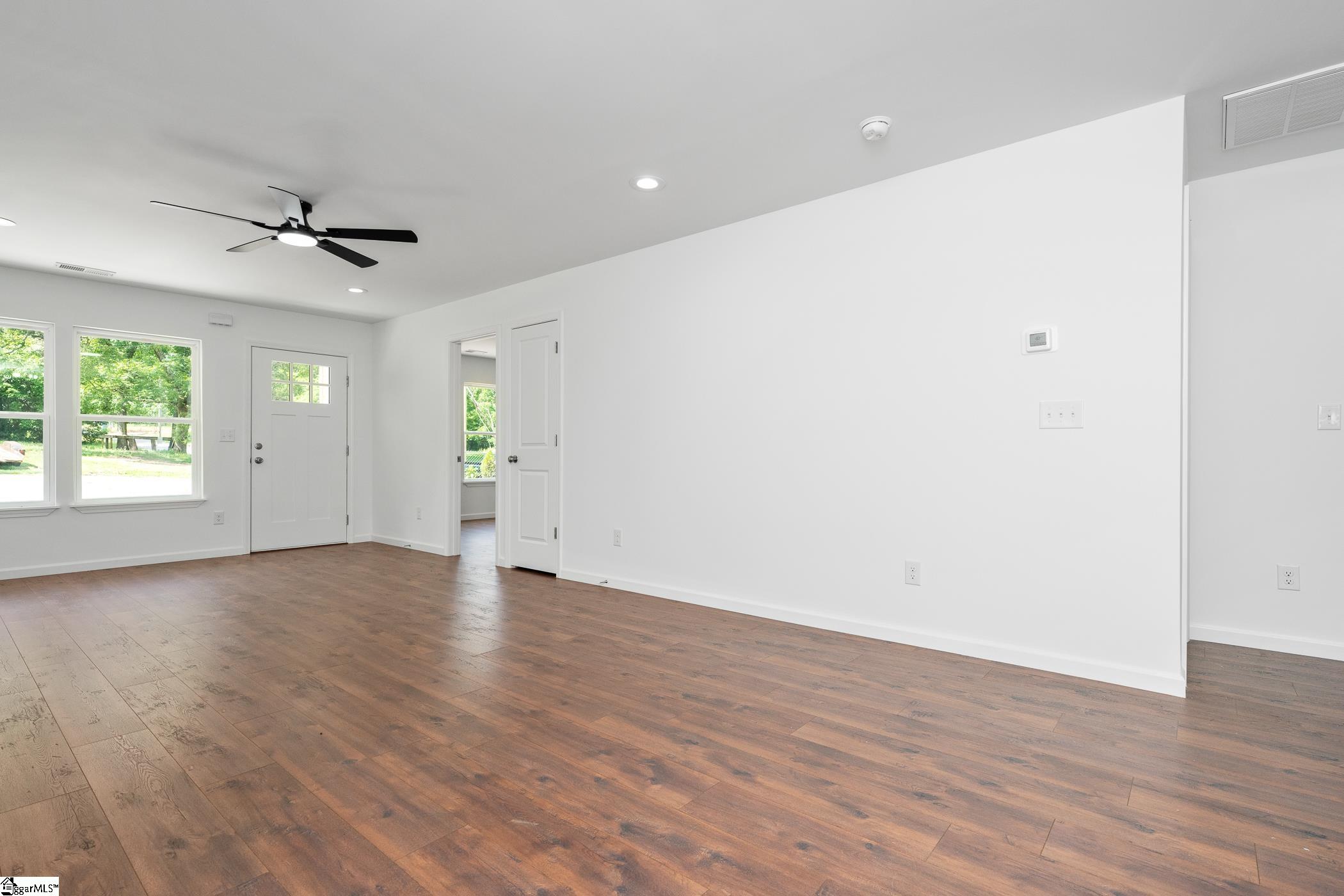 558 S Center Street Spartanburg, SC 29301