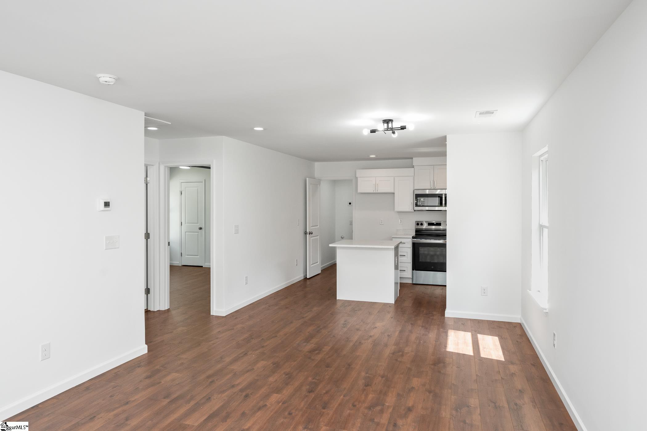 558 S Center Street Spartanburg, SC 29301