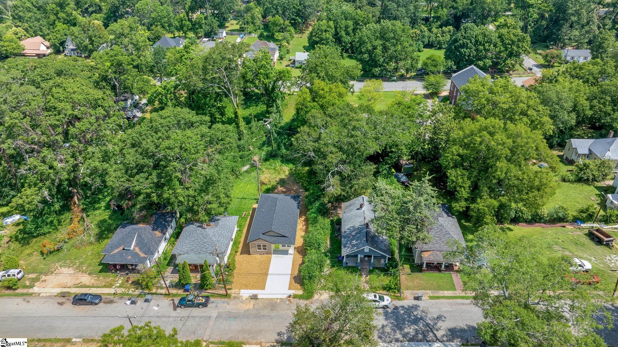 558 S Center Street Spartanburg, SC 29301