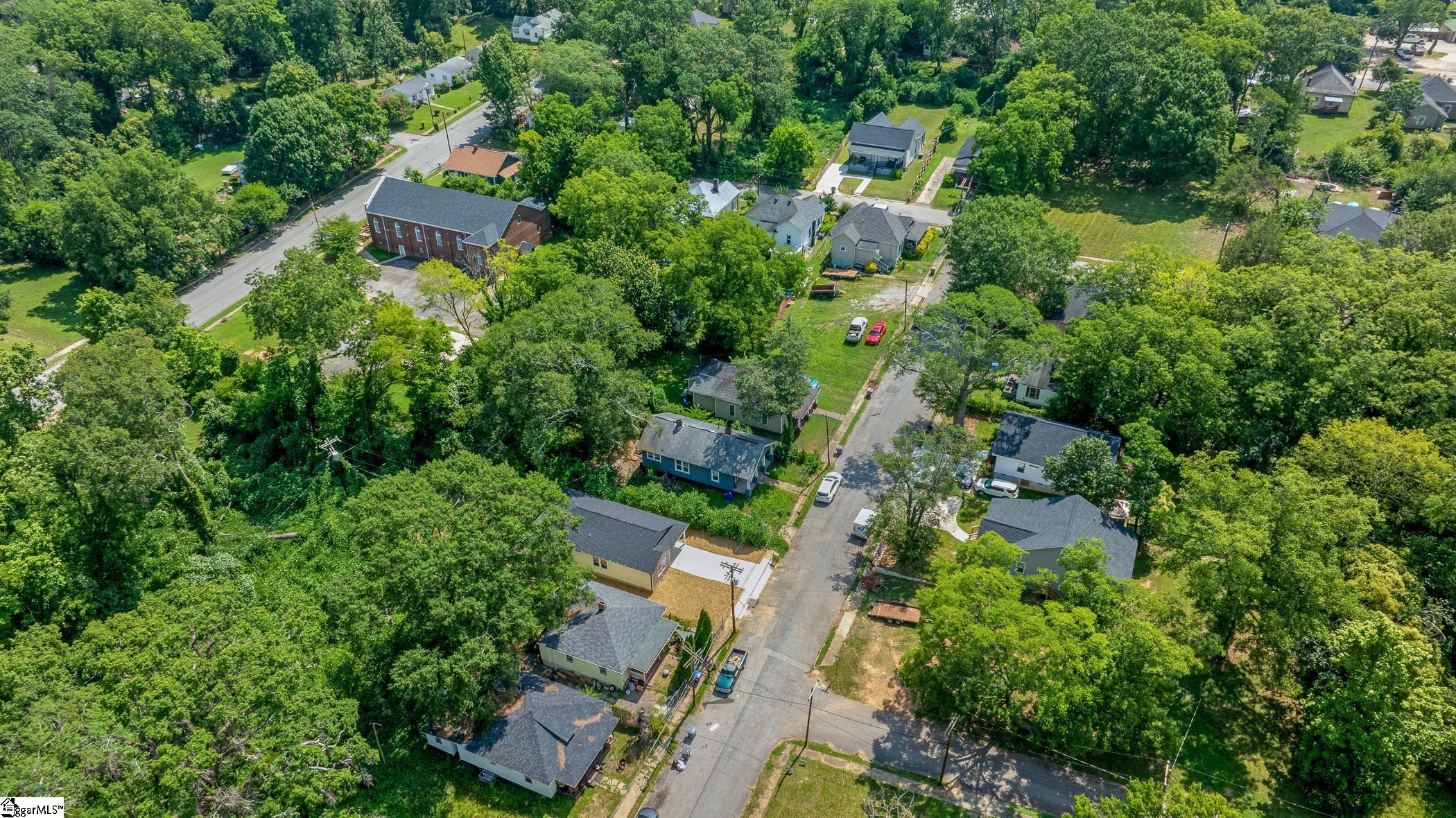 558 S Center Street Spartanburg, SC 29301