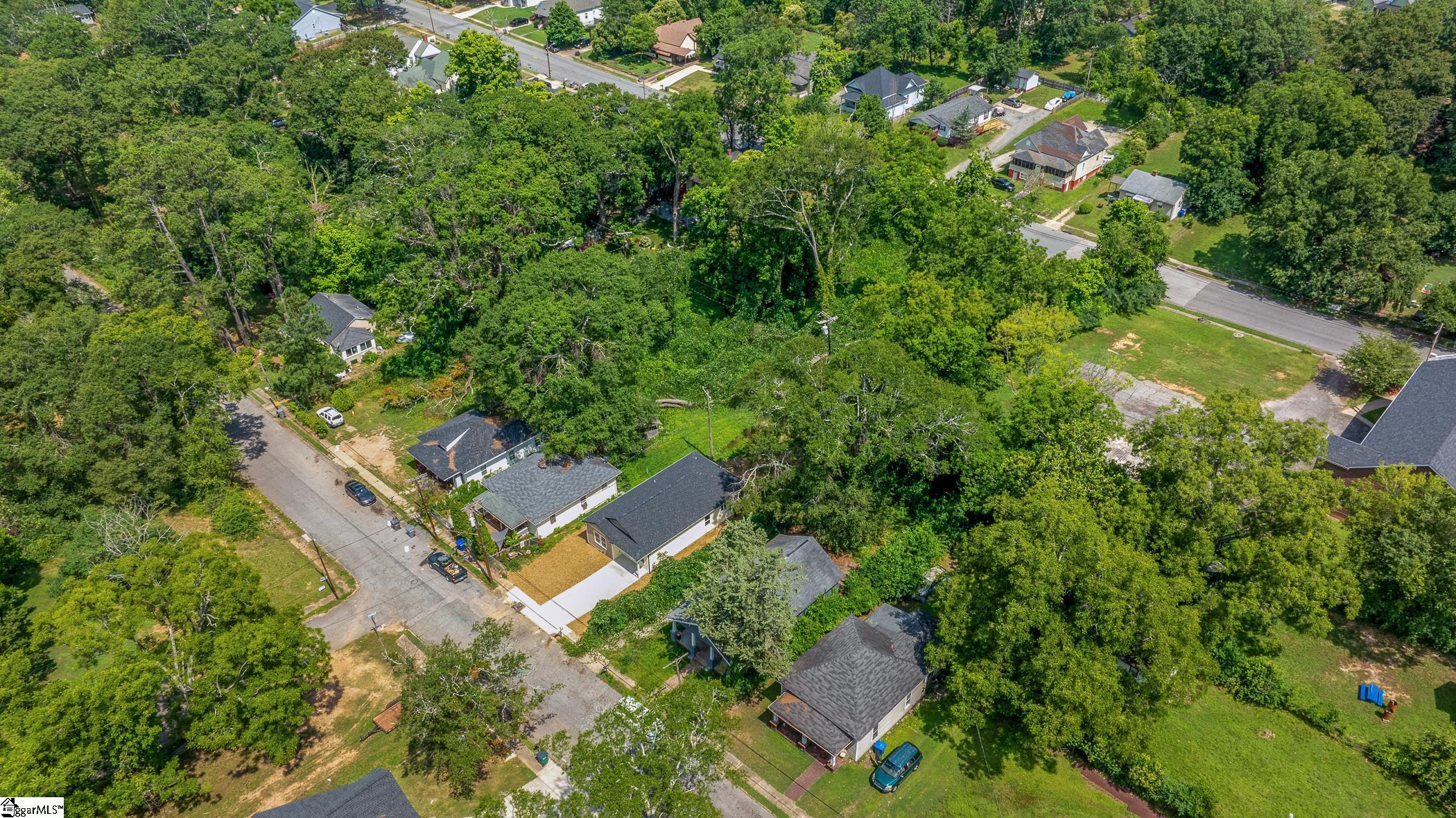 558 S Center Street Spartanburg, SC 29301
