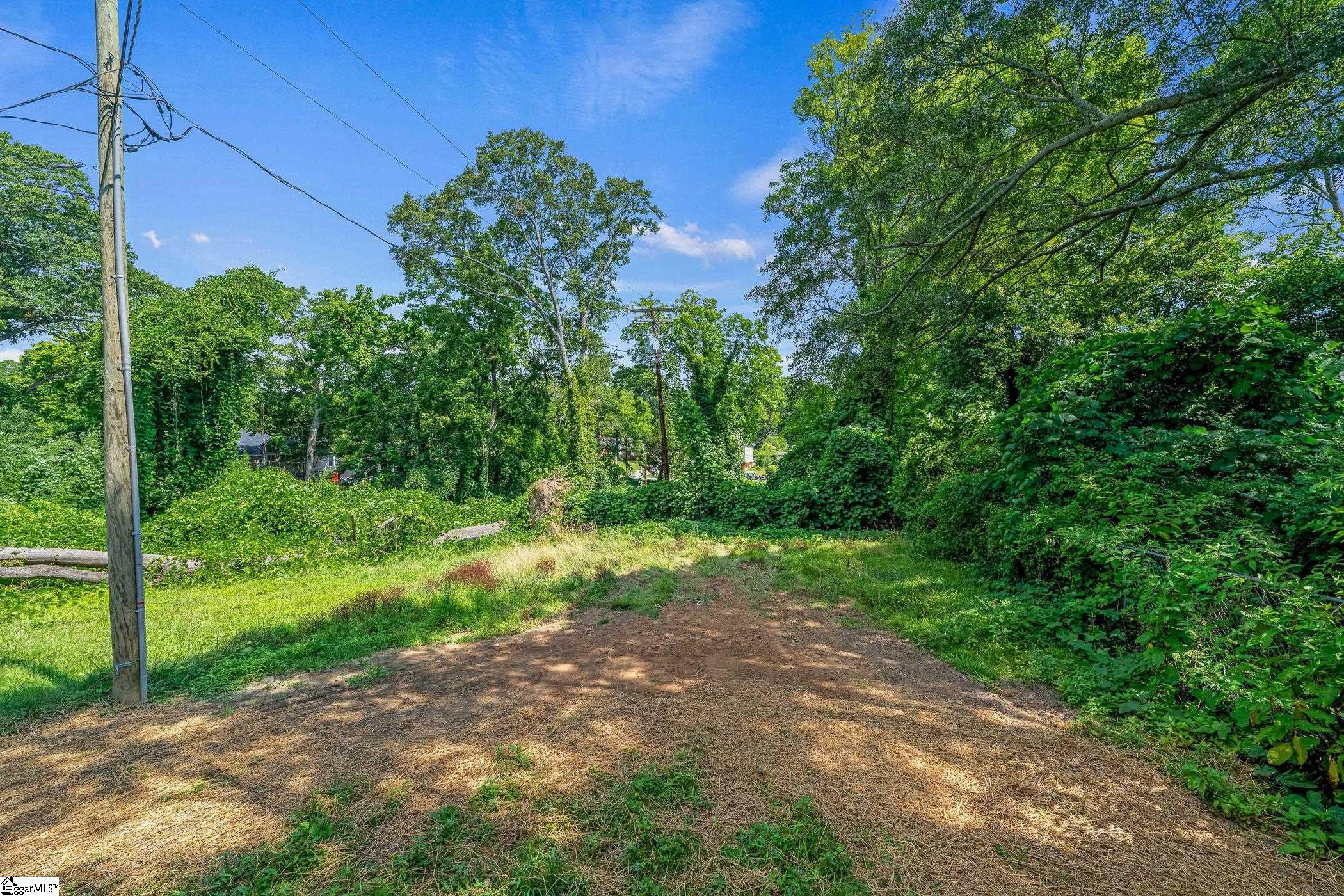 558 S Center Street Spartanburg, SC 29301
