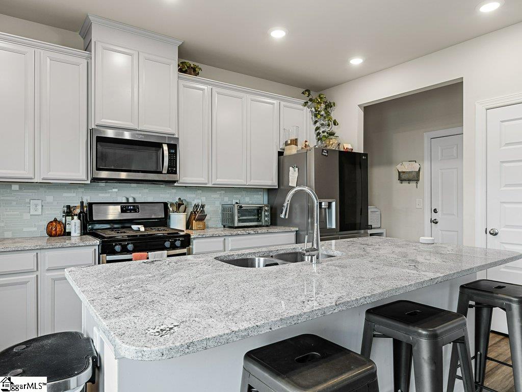 688 Grays Creek Road Spartanburg, SC 29303