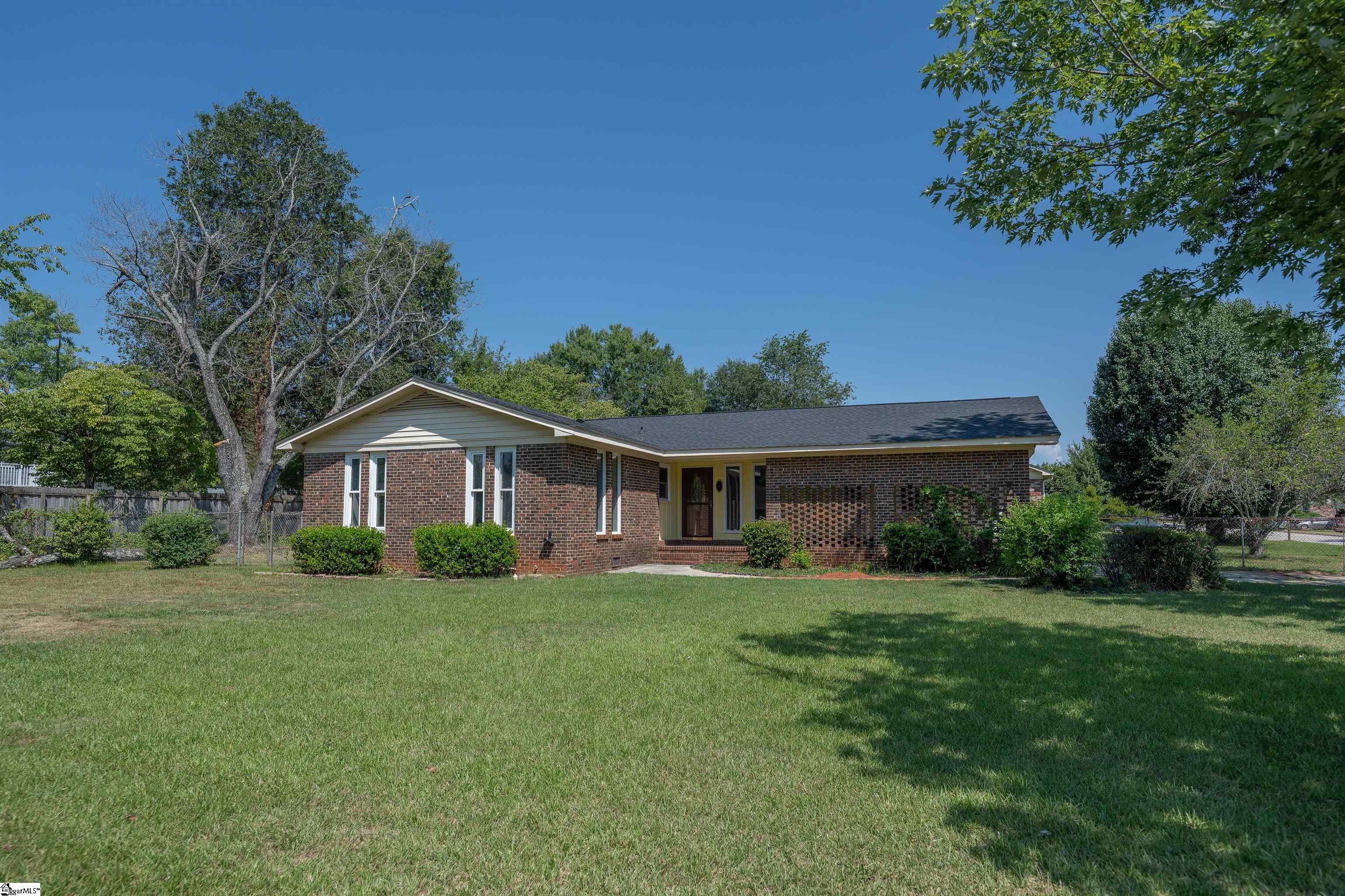 1 Riverwood Circle Greenville, SC 29617