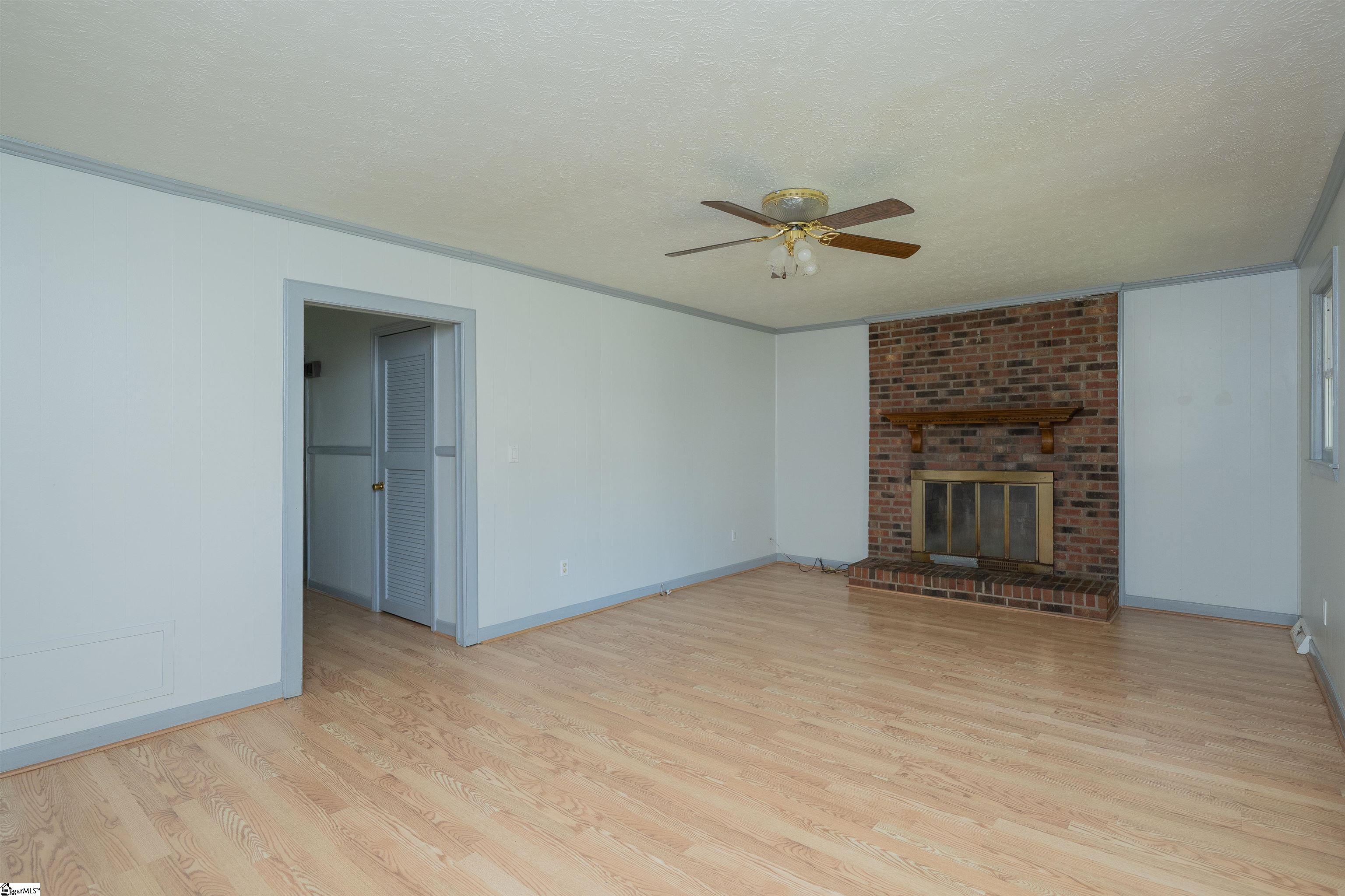 1 Riverwood Circle Greenville, SC 29617
