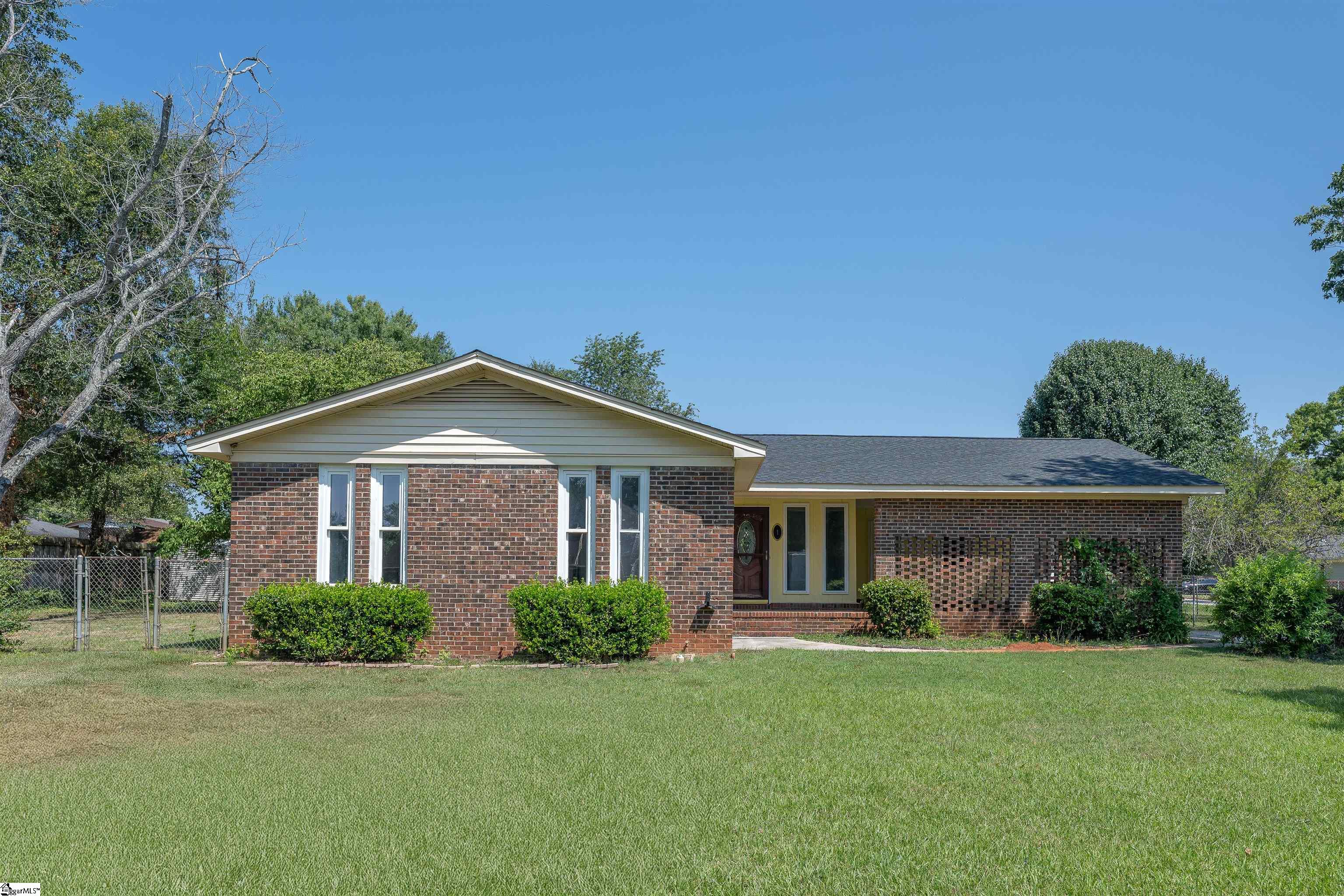 1 Riverwood Circle Greenville, SC 29617