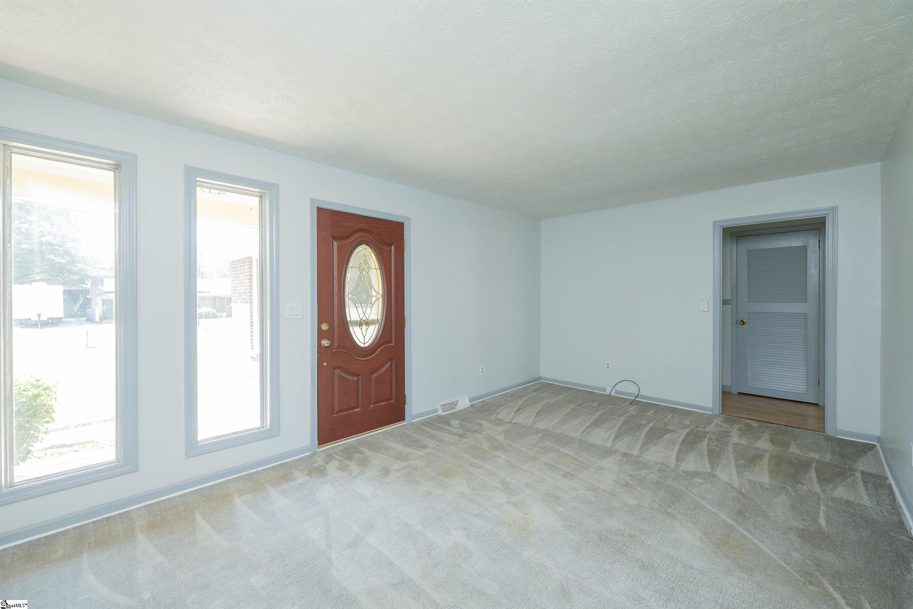 1 Riverwood Circle Greenville, SC 29617