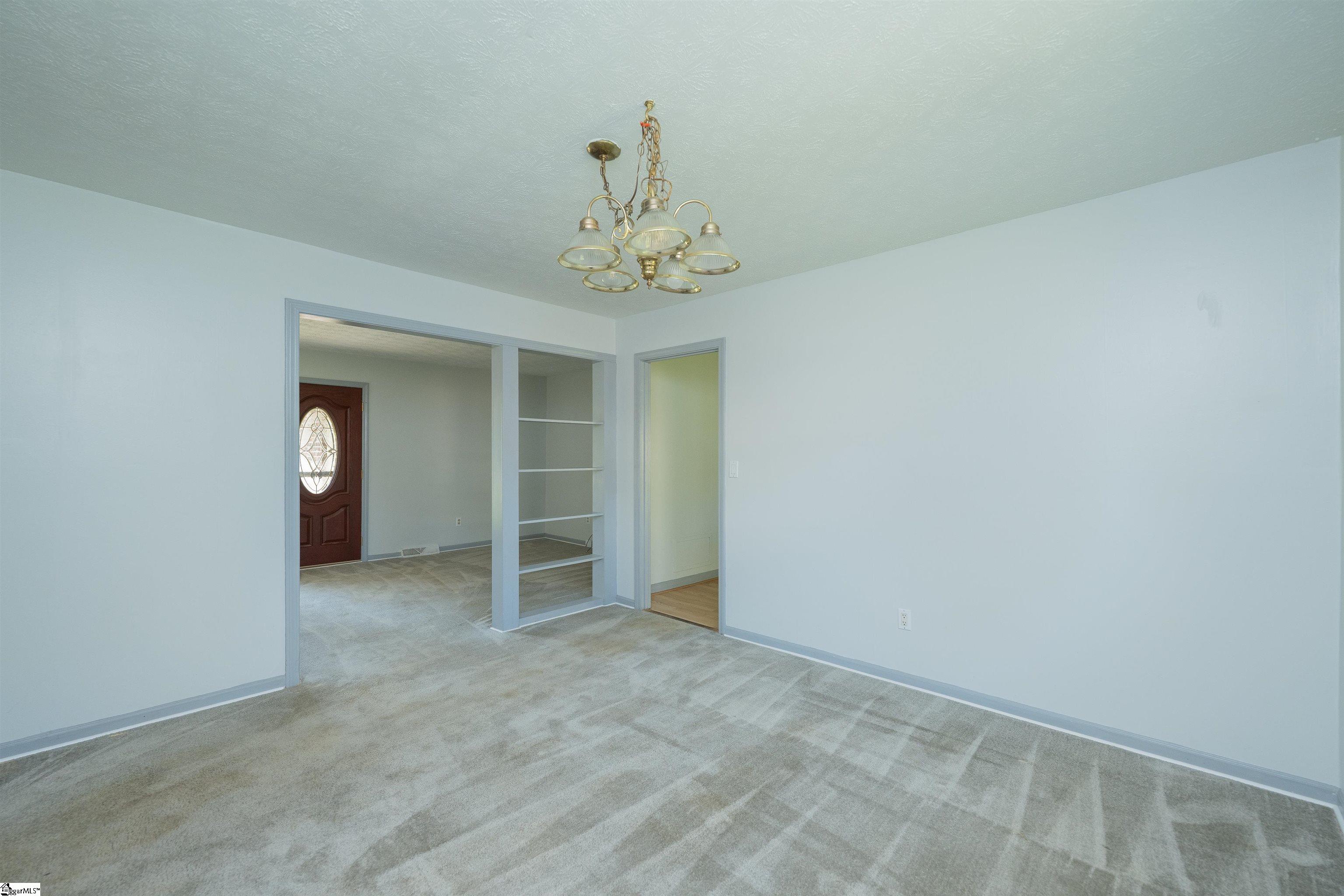 1 Riverwood Circle Greenville, SC 29617