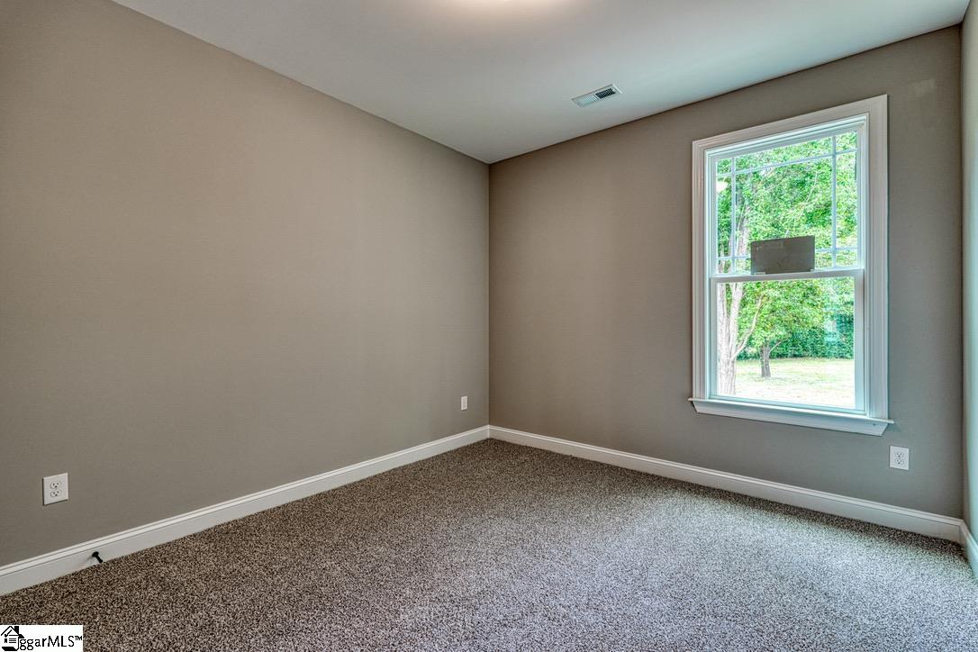 136 Anita Drive Spartanburg, SC 29302