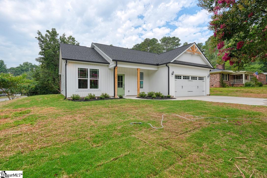 136 Anita Drive Spartanburg, SC 29302