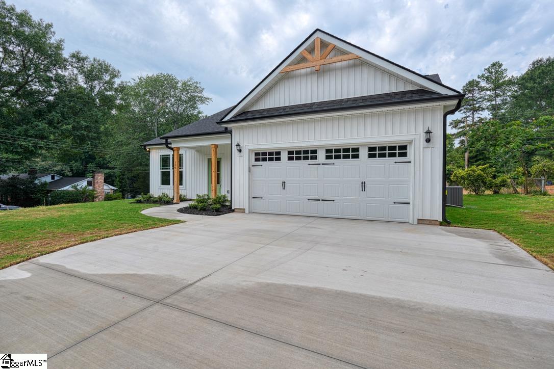 136 Anita Drive Spartanburg, SC 29302