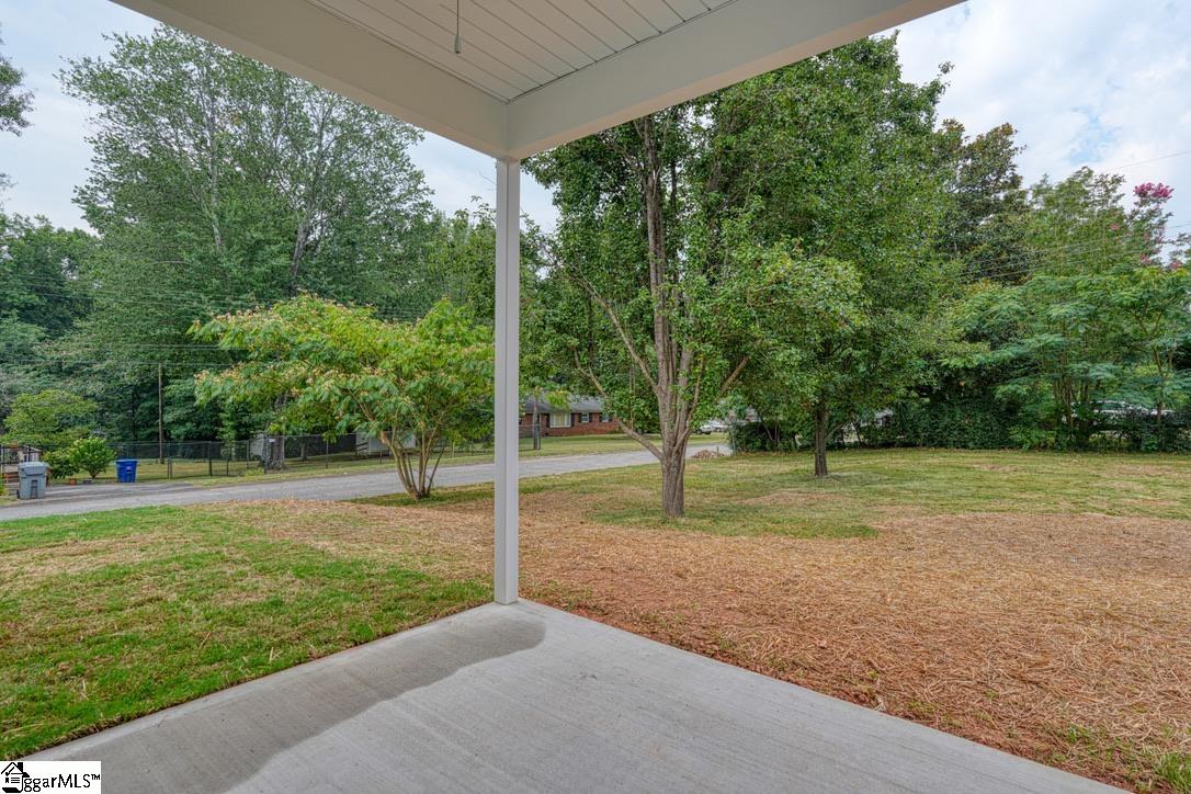 136 Anita Drive Spartanburg, SC 29302
