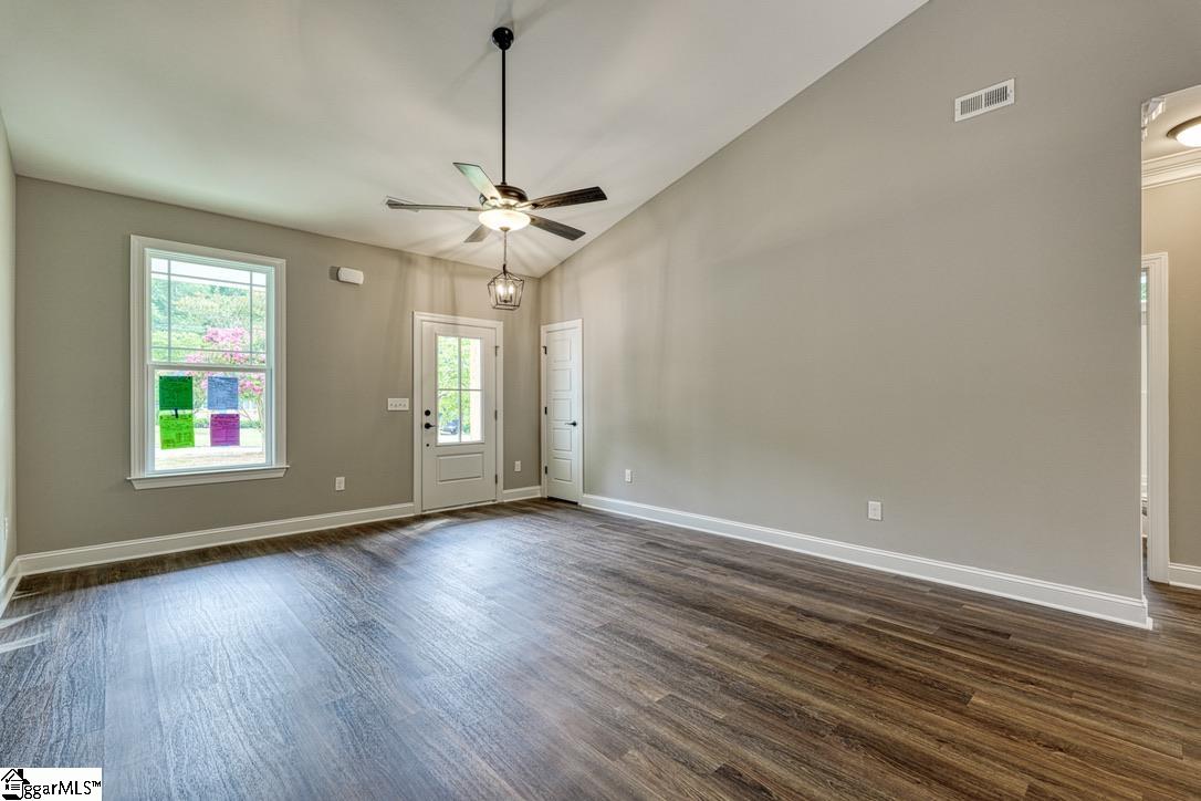136 Anita Drive Spartanburg, SC 29302