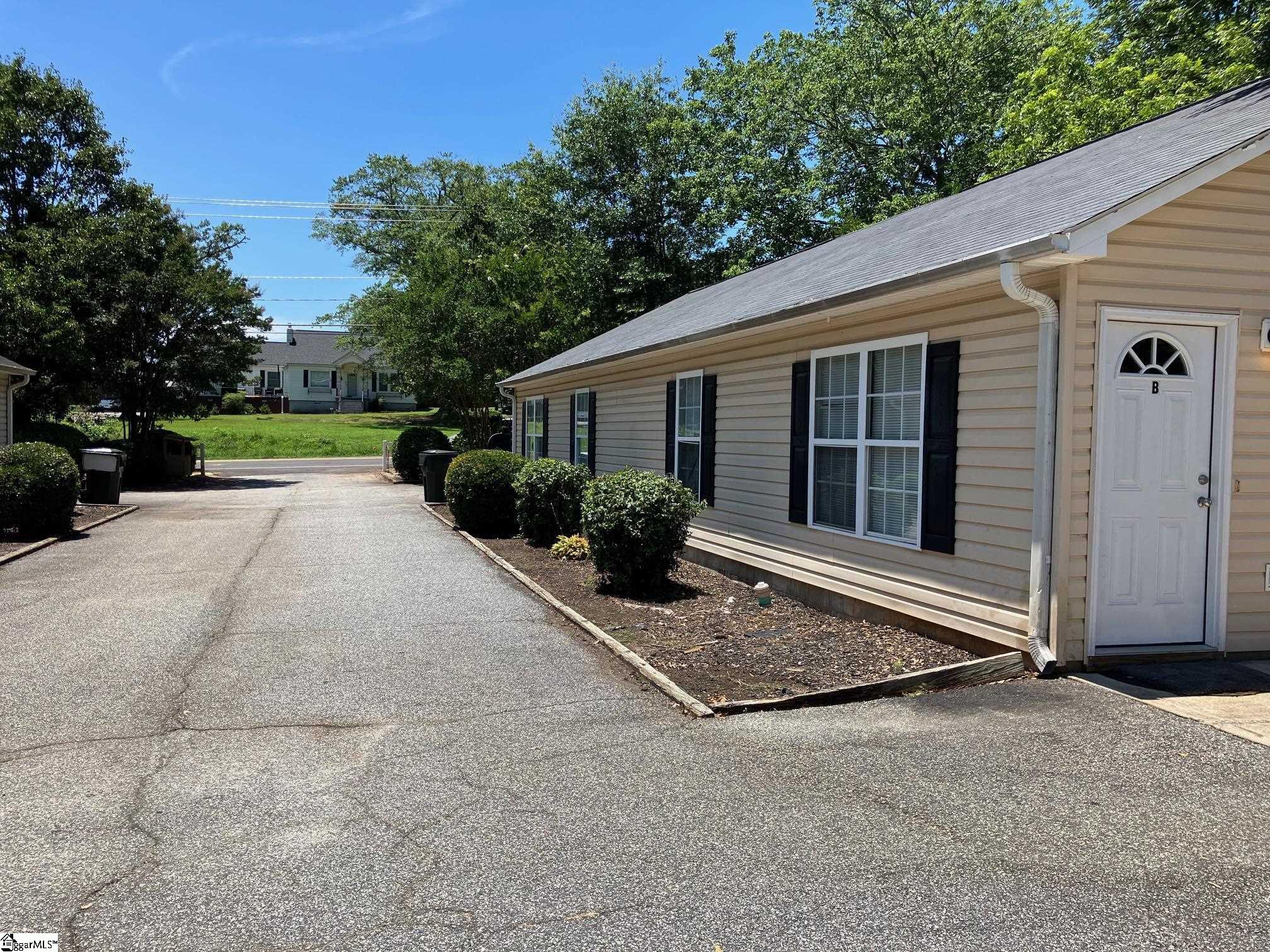 512 St. Mark Road Taylors, SC 29687