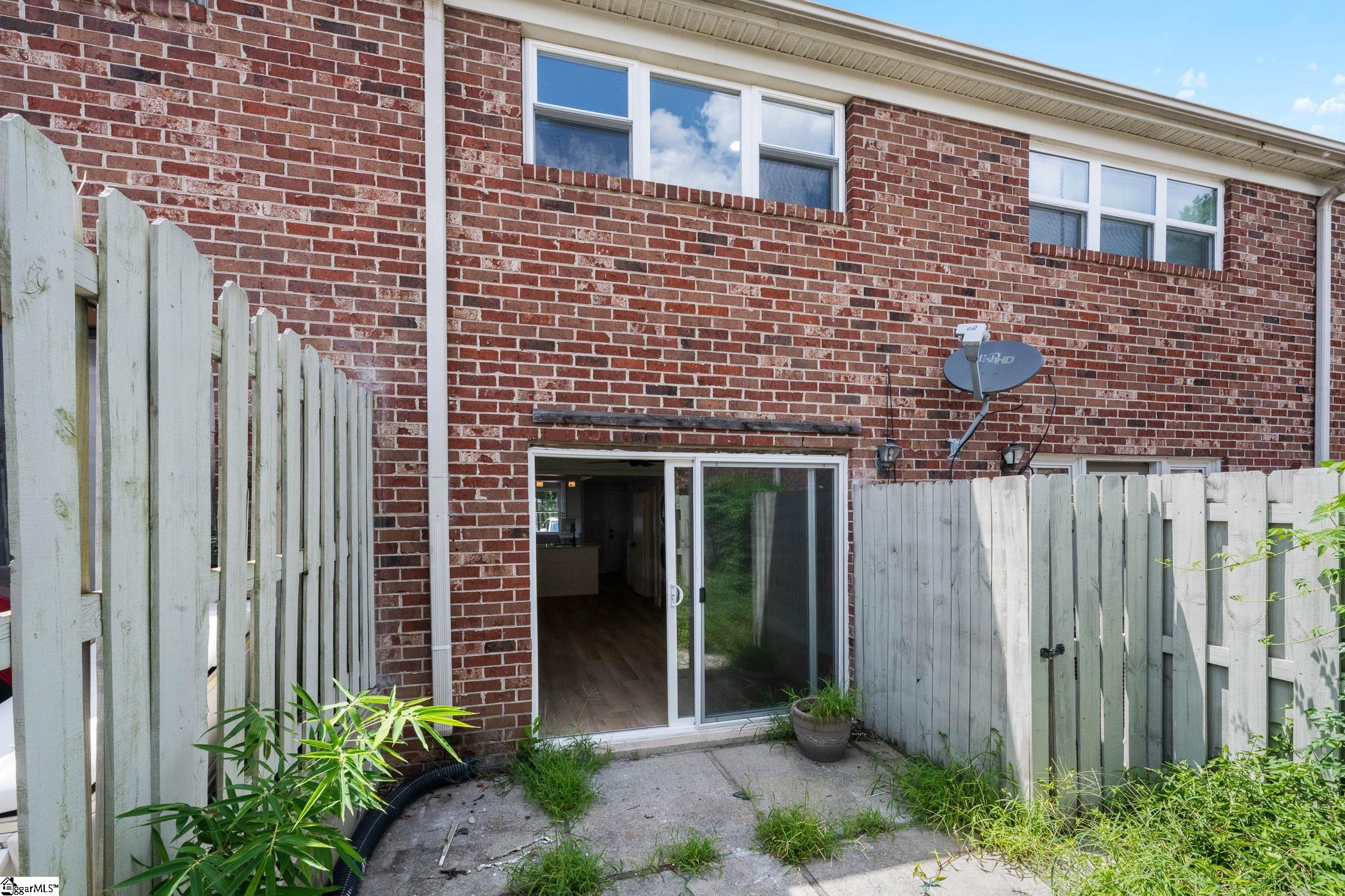 2530 E North Street Greenville, SC 29615-1441