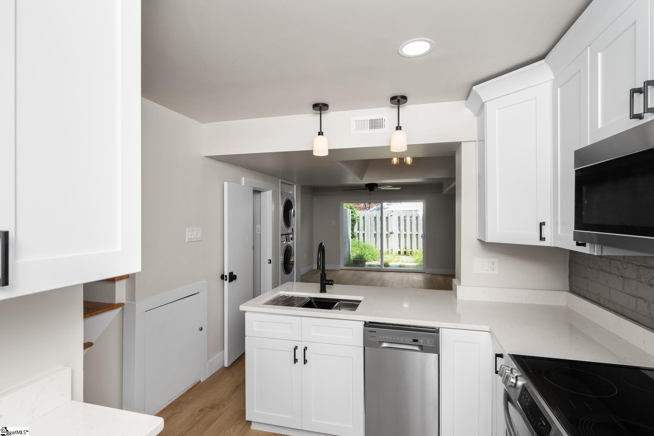 2530 E North Street Greenville, SC 29615-1441