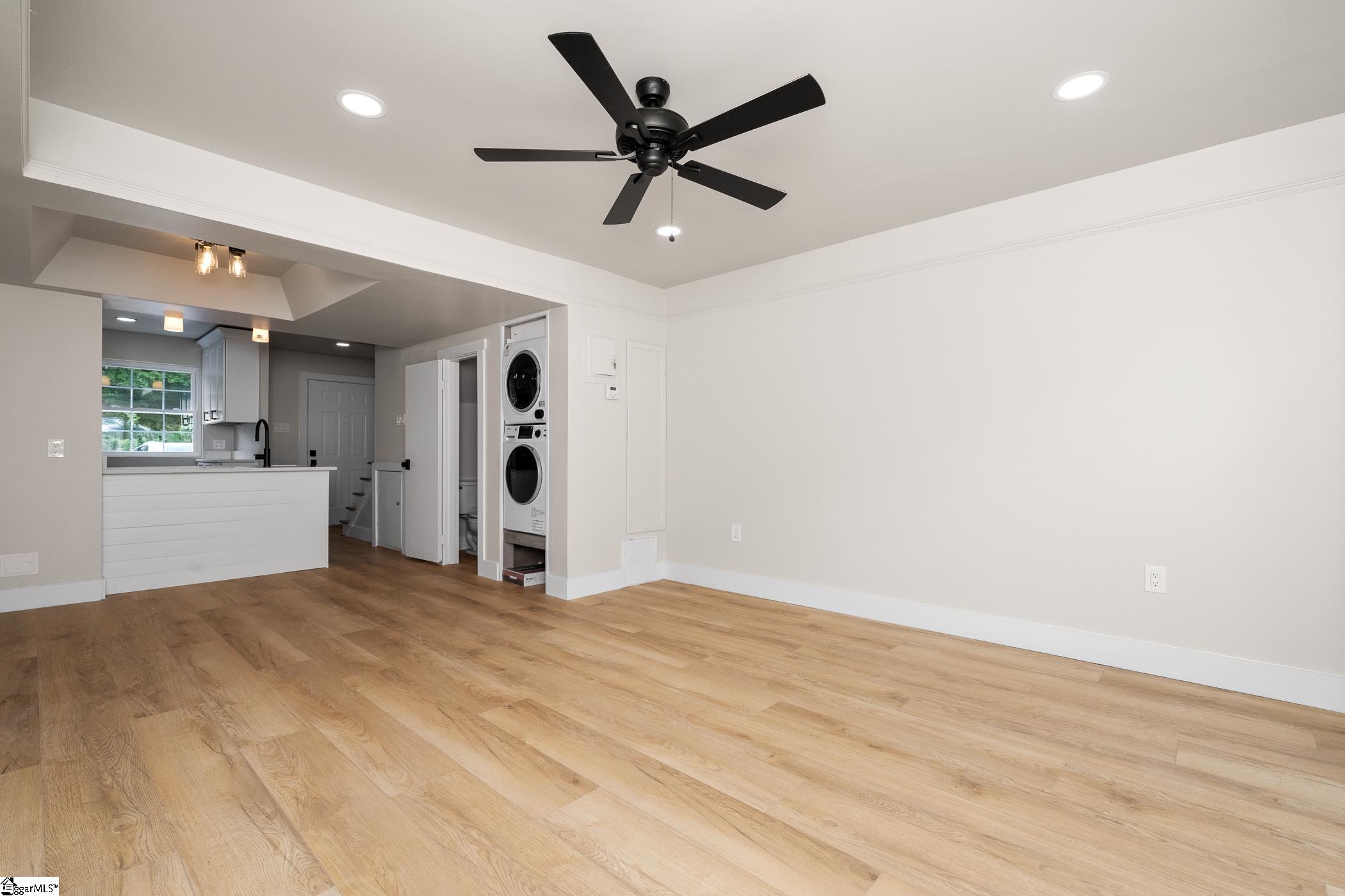 2530 E North Street Greenville, SC 29615-1441