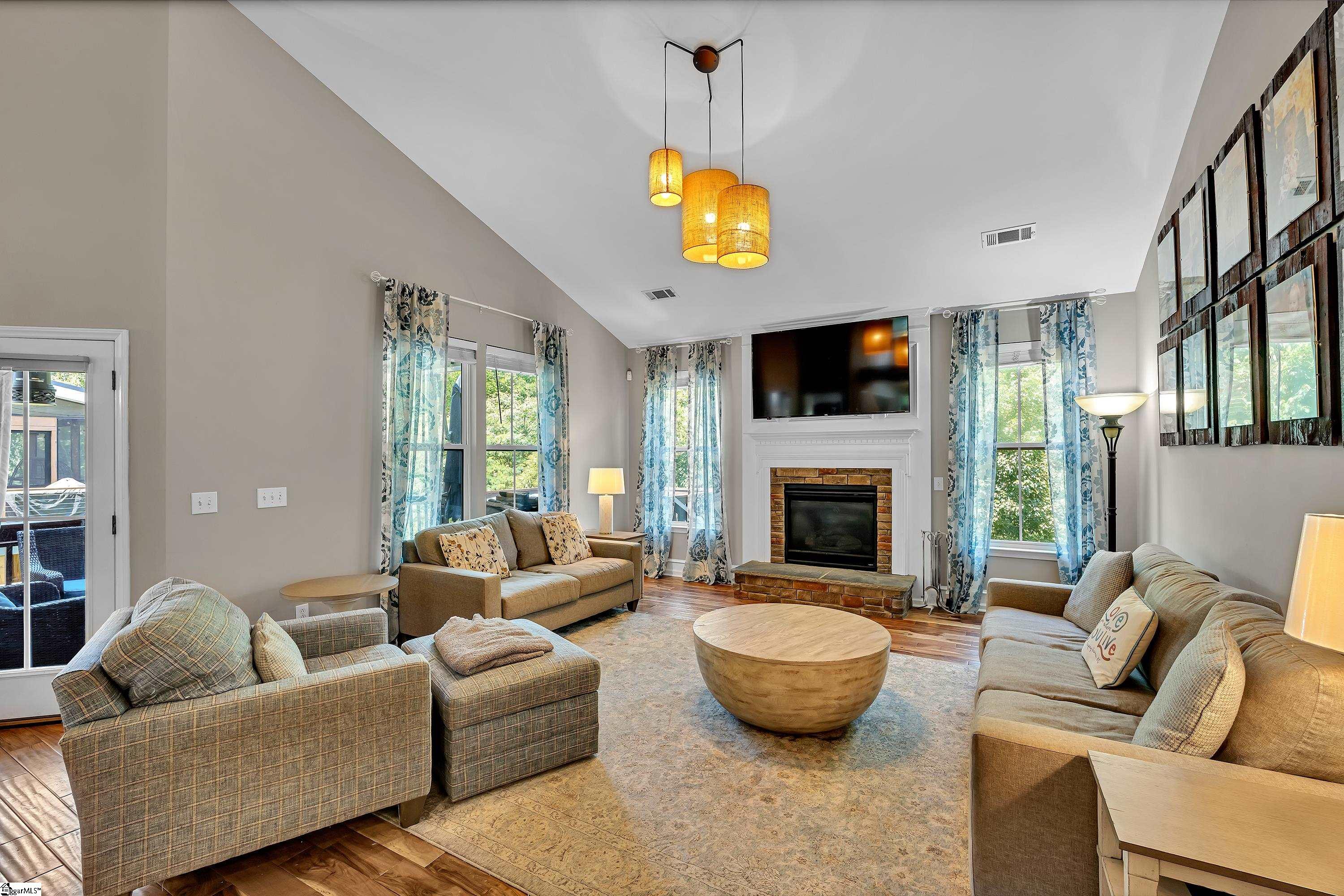 6 Roanoke Way Greenville, SC 29607