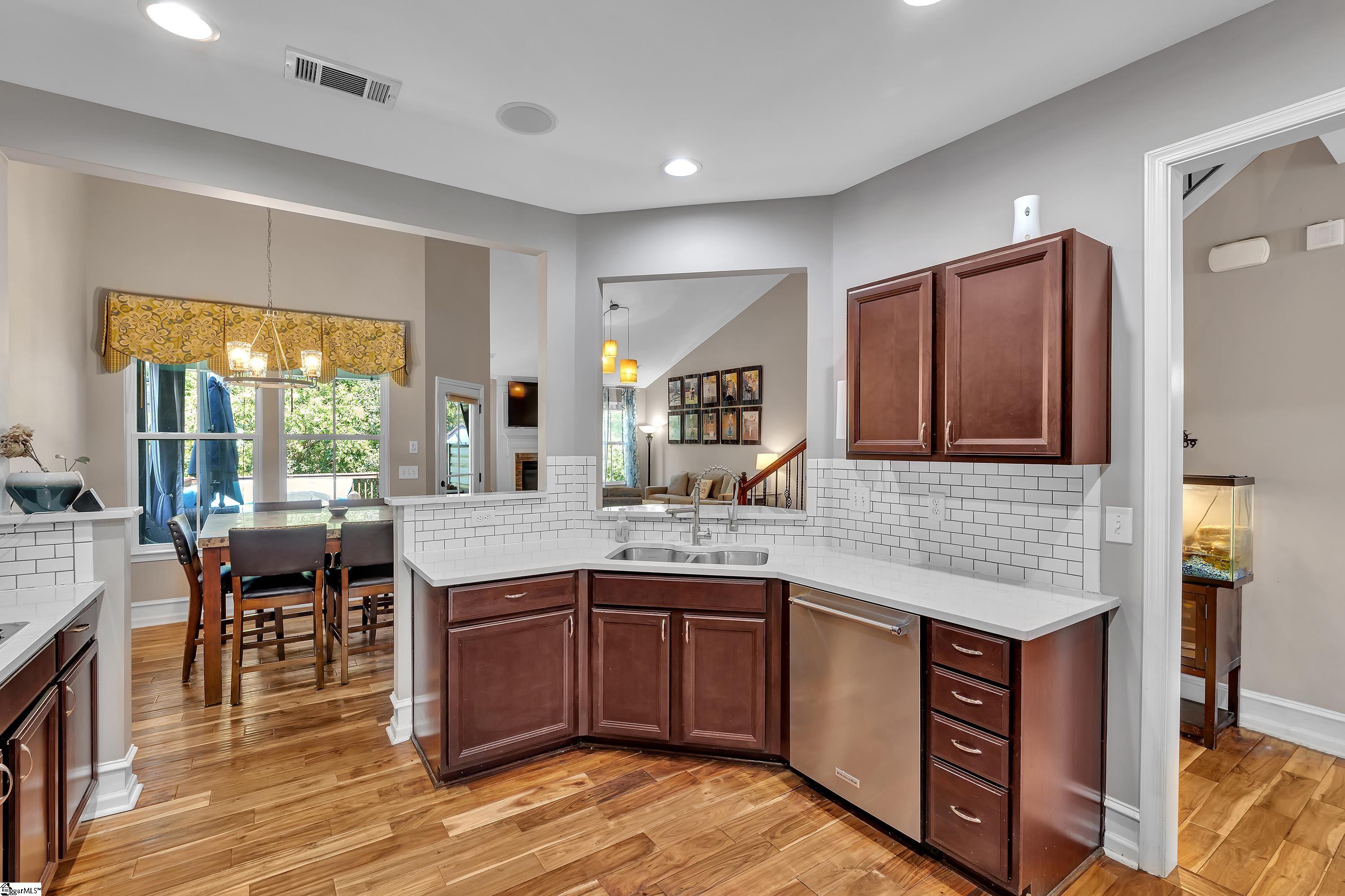 6 Roanoke Way Greenville, SC 29607