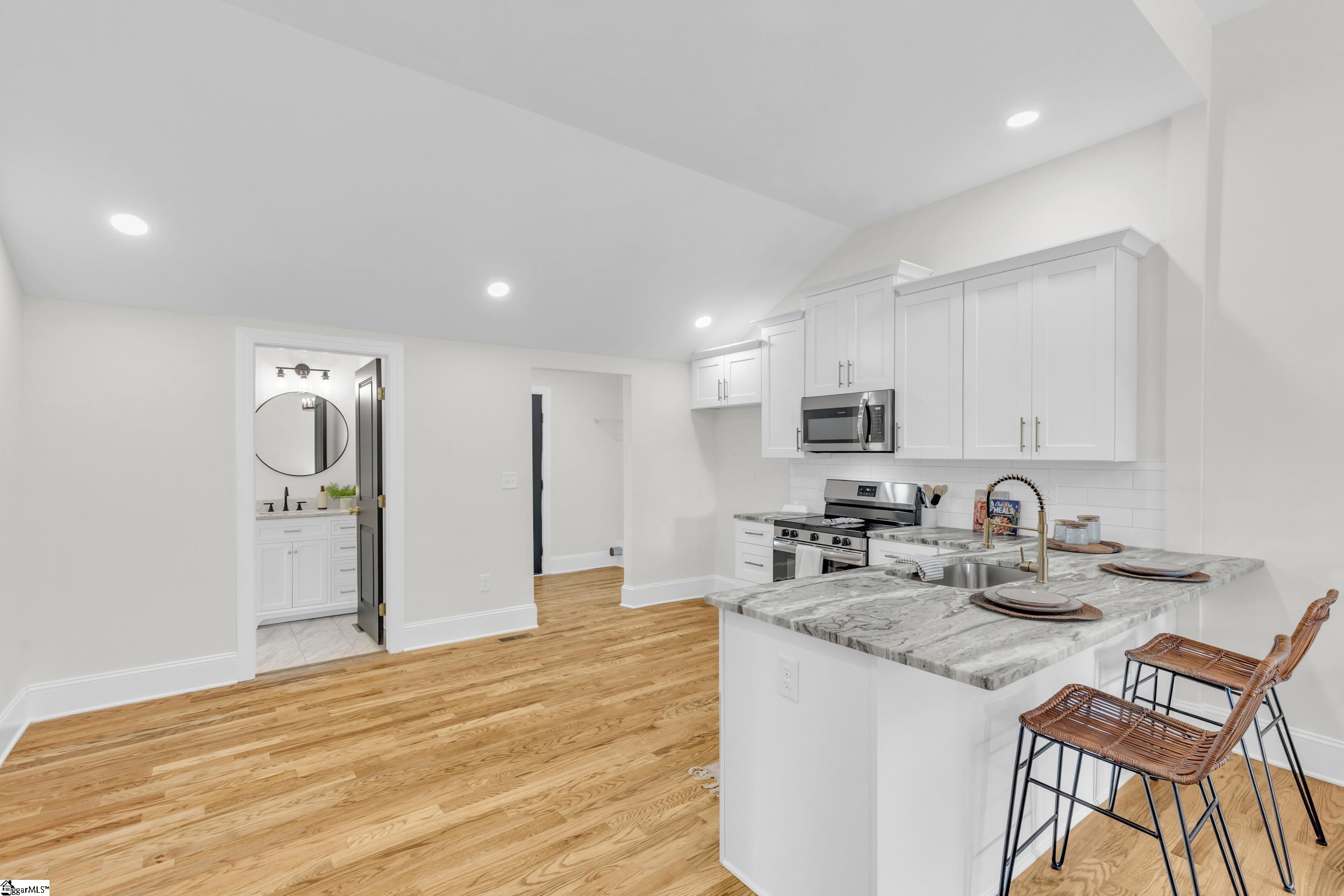 17 Moody Street Greenville, SC 29611