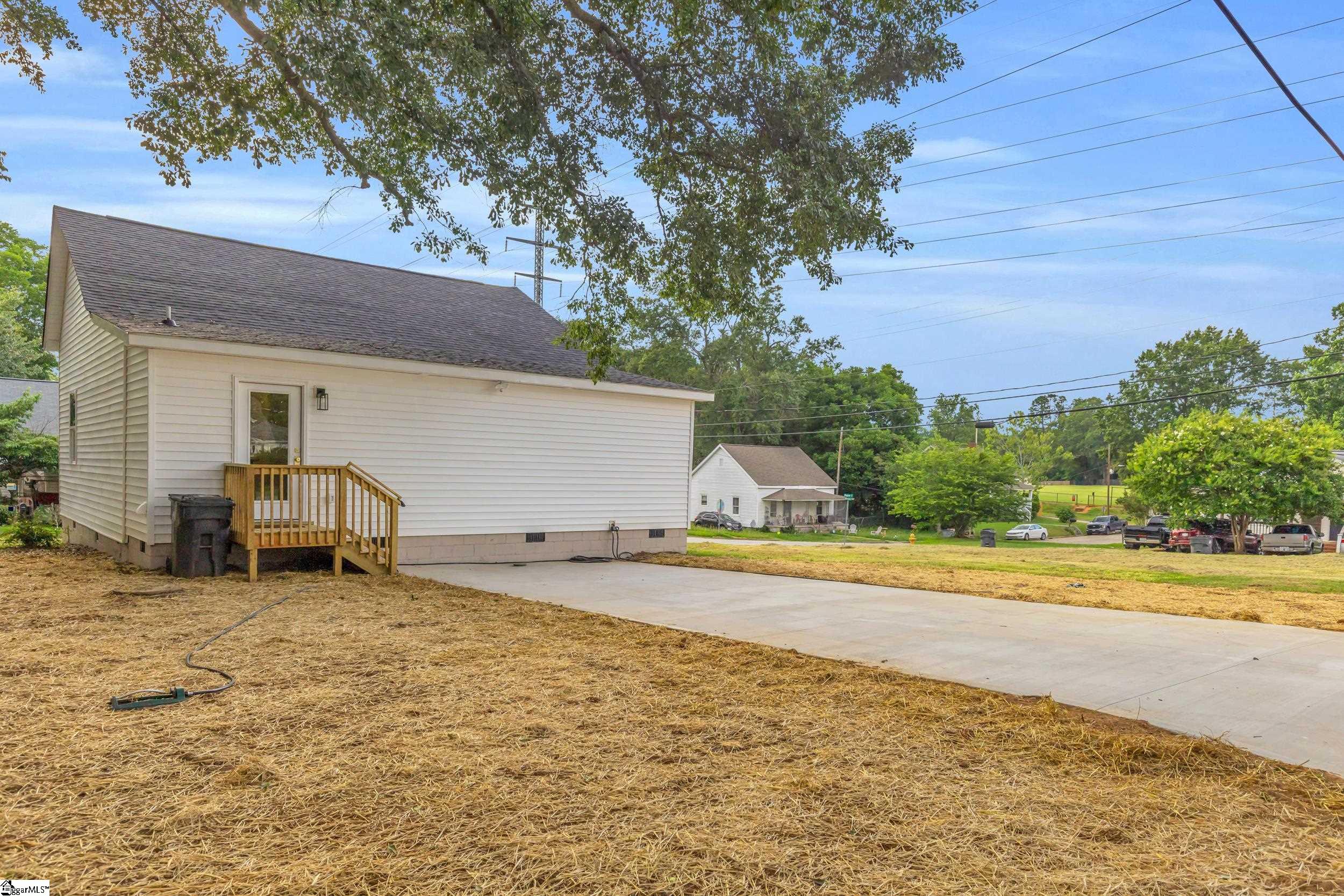17 Moody Street Greenville, SC 29611