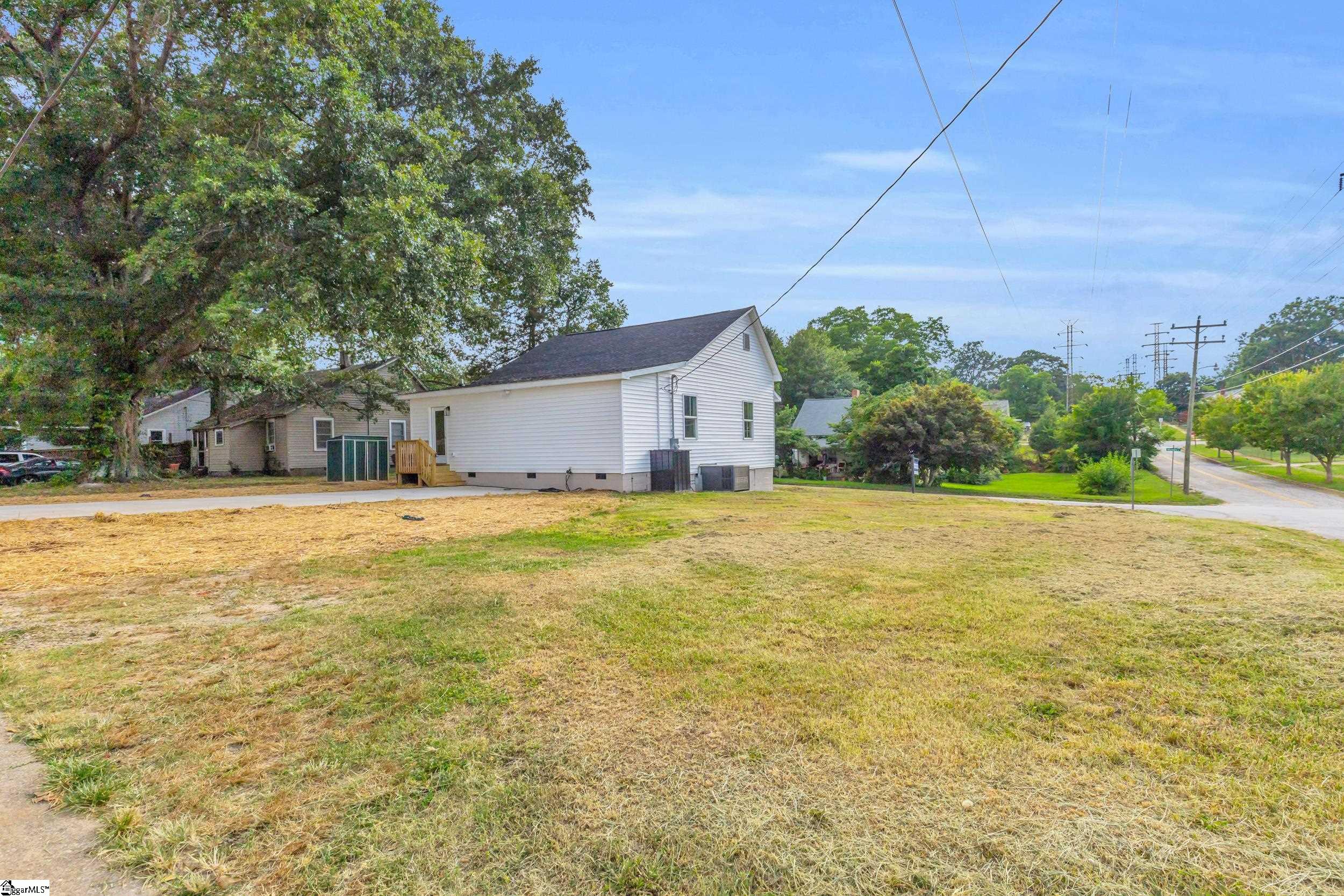 17 Moody Street Greenville, SC 29611