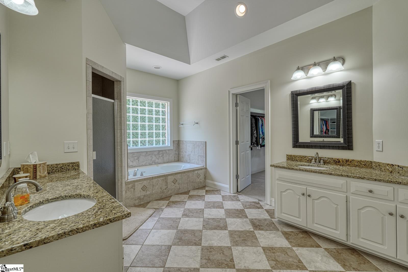608 Virginia Pine Court Spartanburg, SC 29306