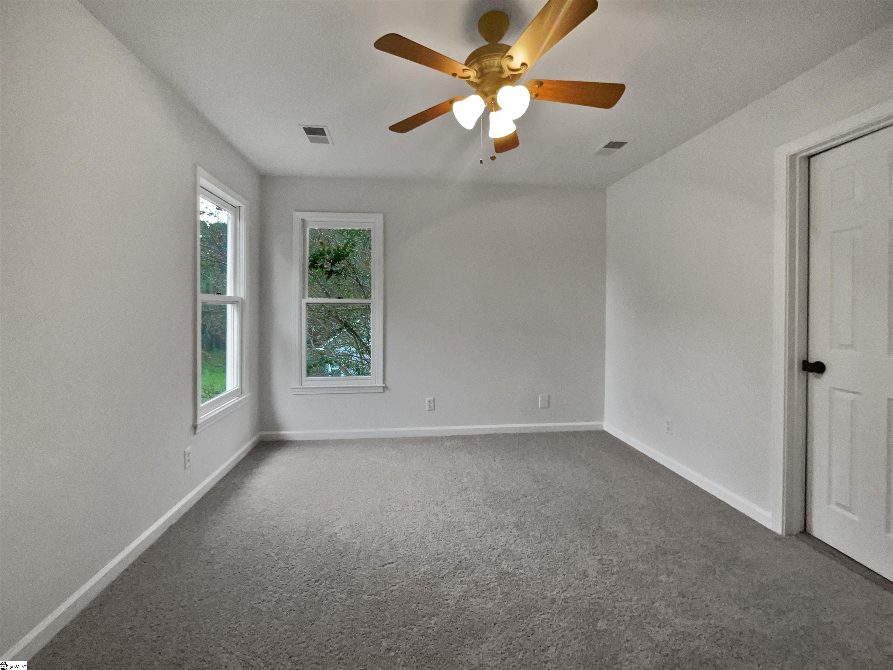 712 Spring Lake Loop Simpsonville, SC 29681