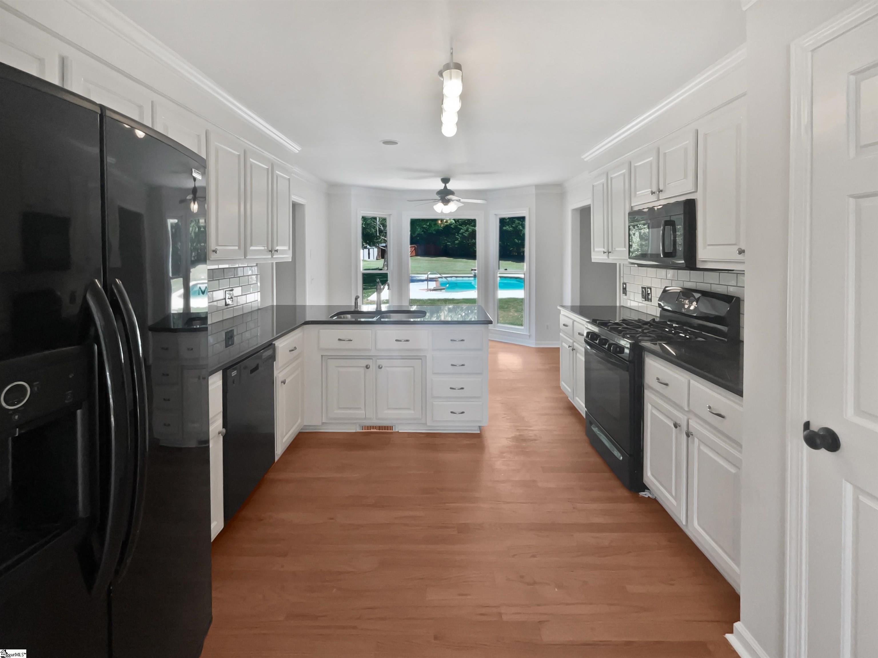 712 Spring Lake Loop Simpsonville, SC 29681