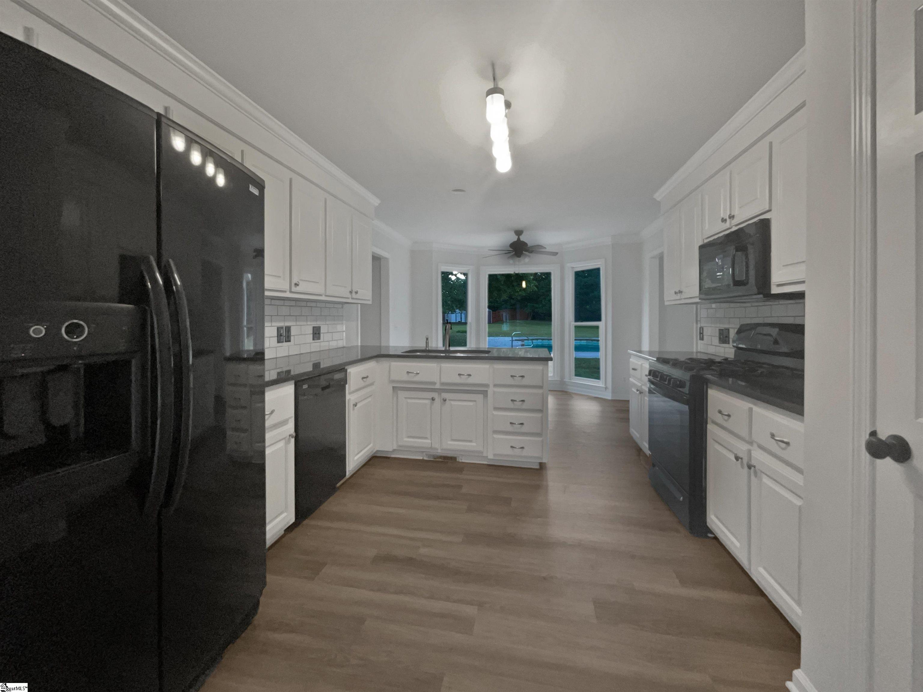 712 Spring Lake Loop Simpsonville, SC 29681