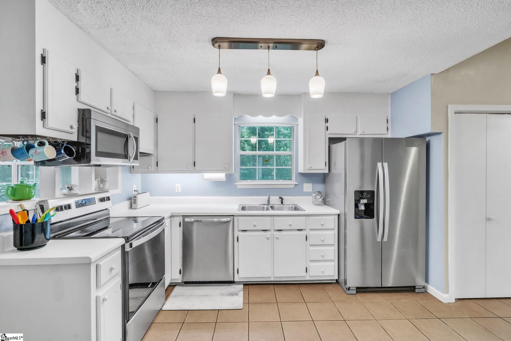 1221 Winding Way Taylors, SC 29687