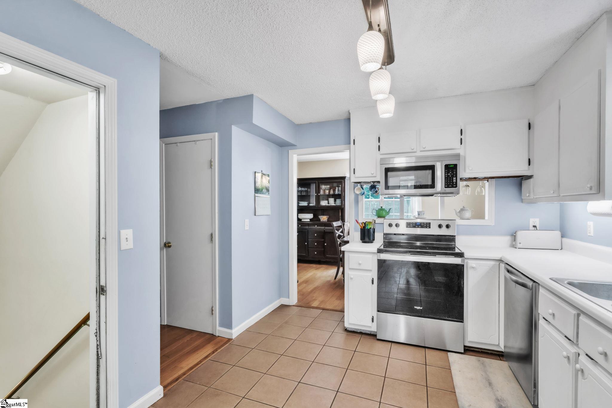 1221 Winding Way Taylors, SC 29687